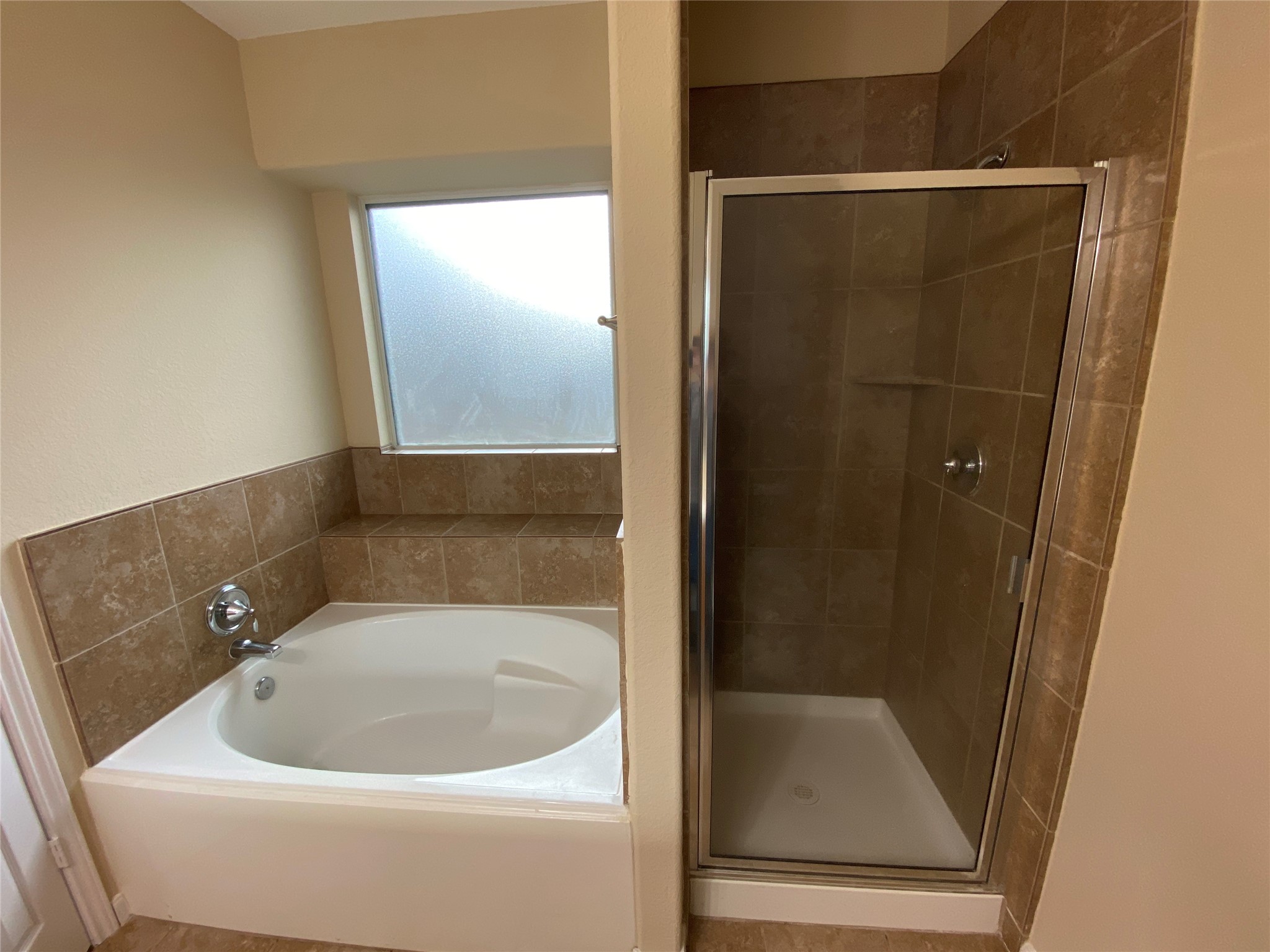 4903 Summer Ridge Drive Property Photo 14