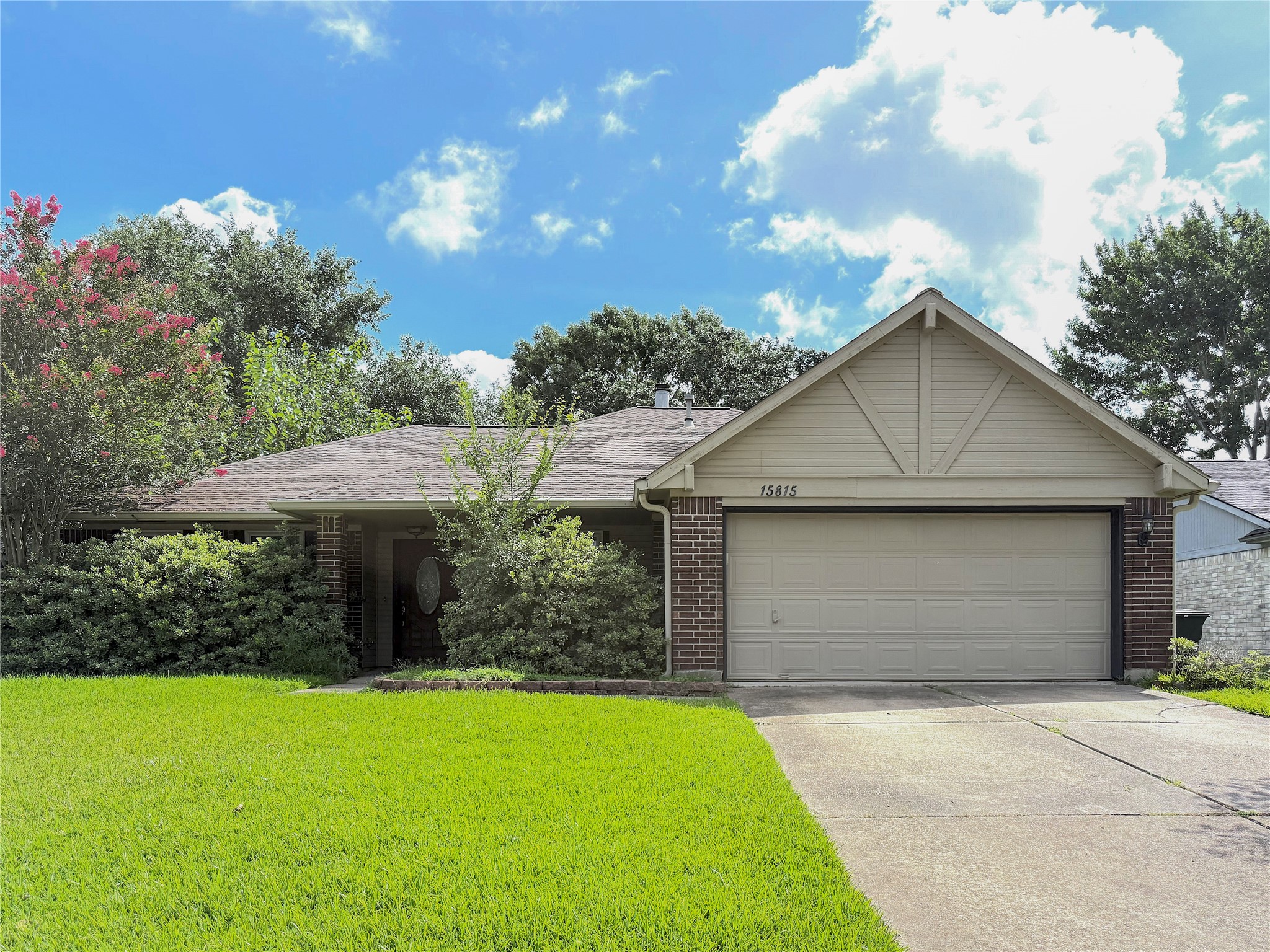 15815 Pilgrim Hall Drive Property Photo 1