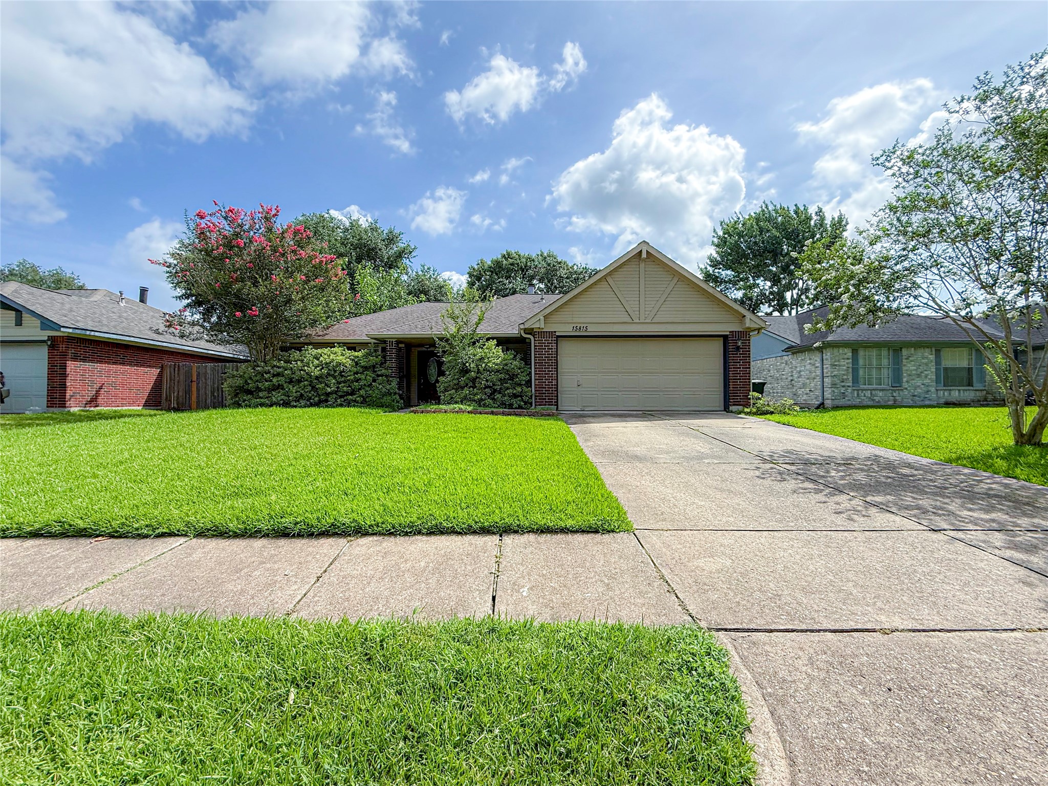 15815 Pilgrim Hall Drive Property Photo 2
