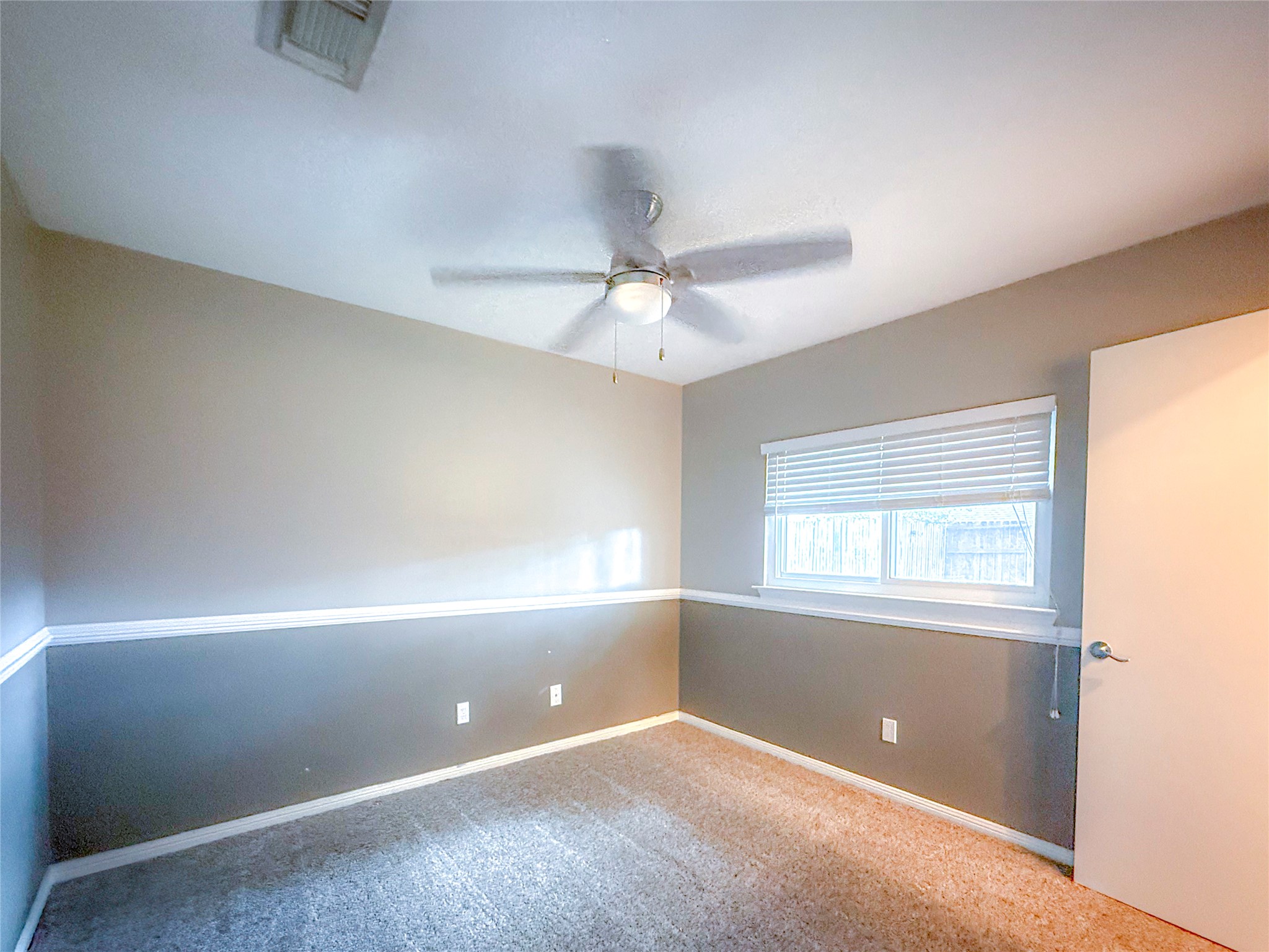 15815 Pilgrim Hall Drive Property Photo 10