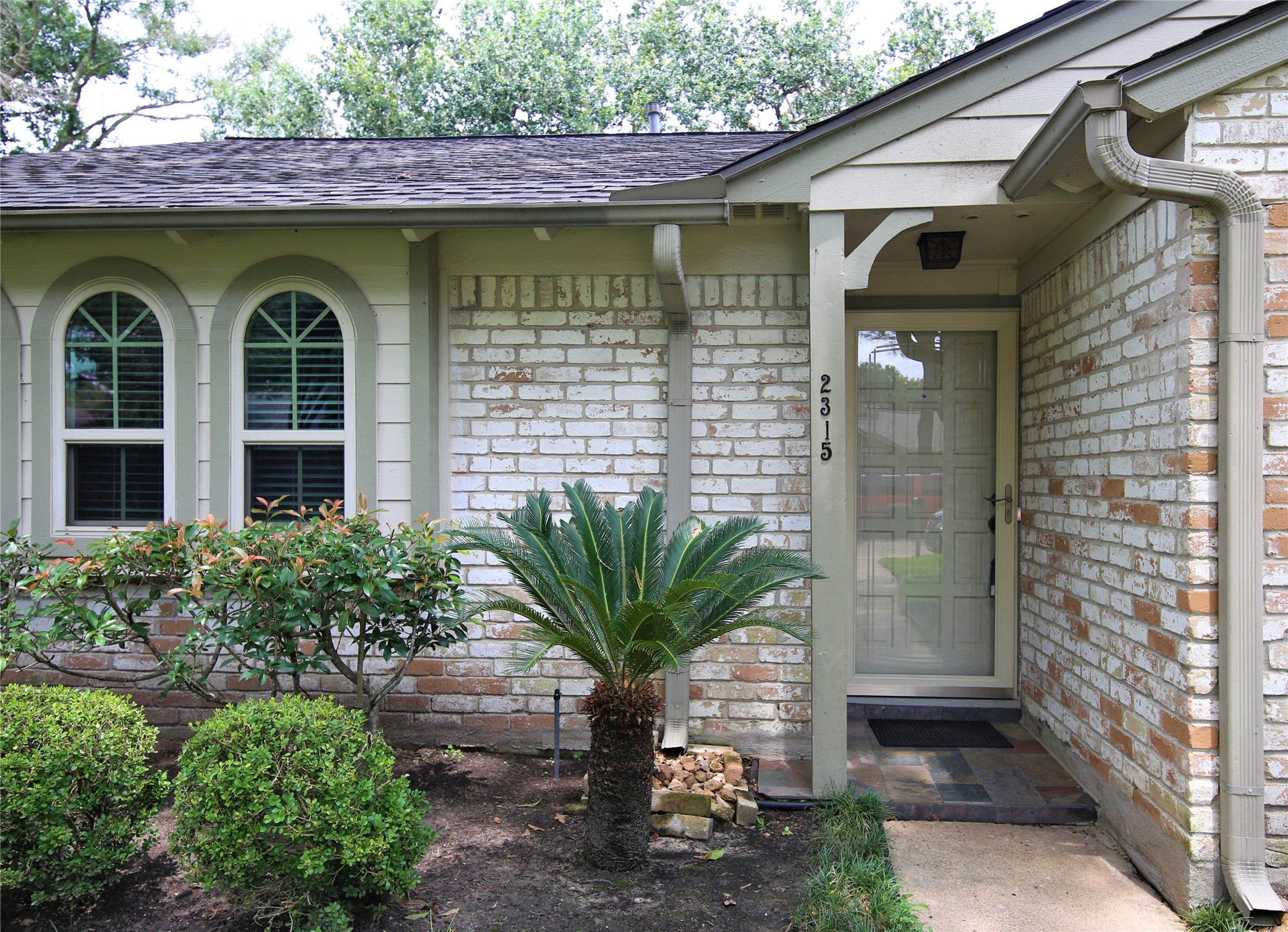 2315 Eaglerock Property Photo 3