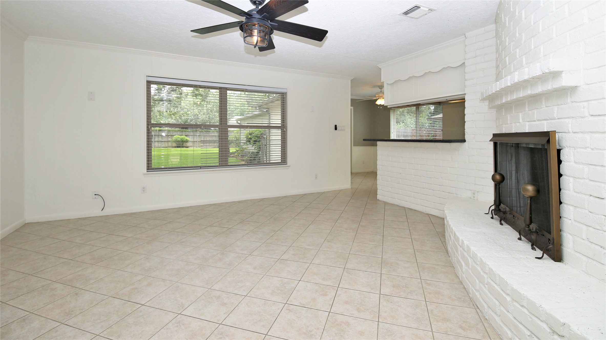 2315 Eaglerock Property Photo 6