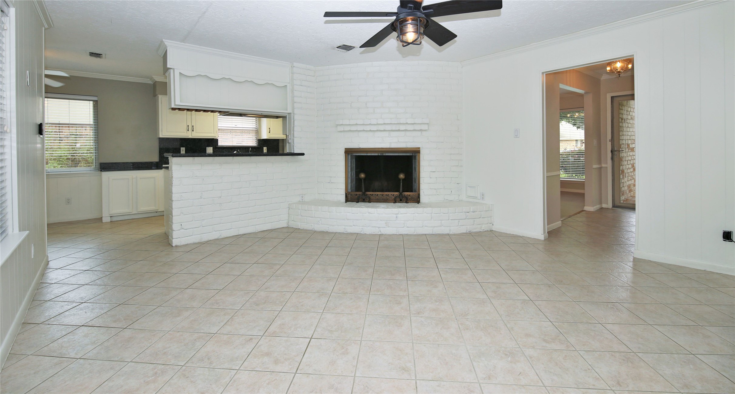 2315 Eaglerock Property Photo 7