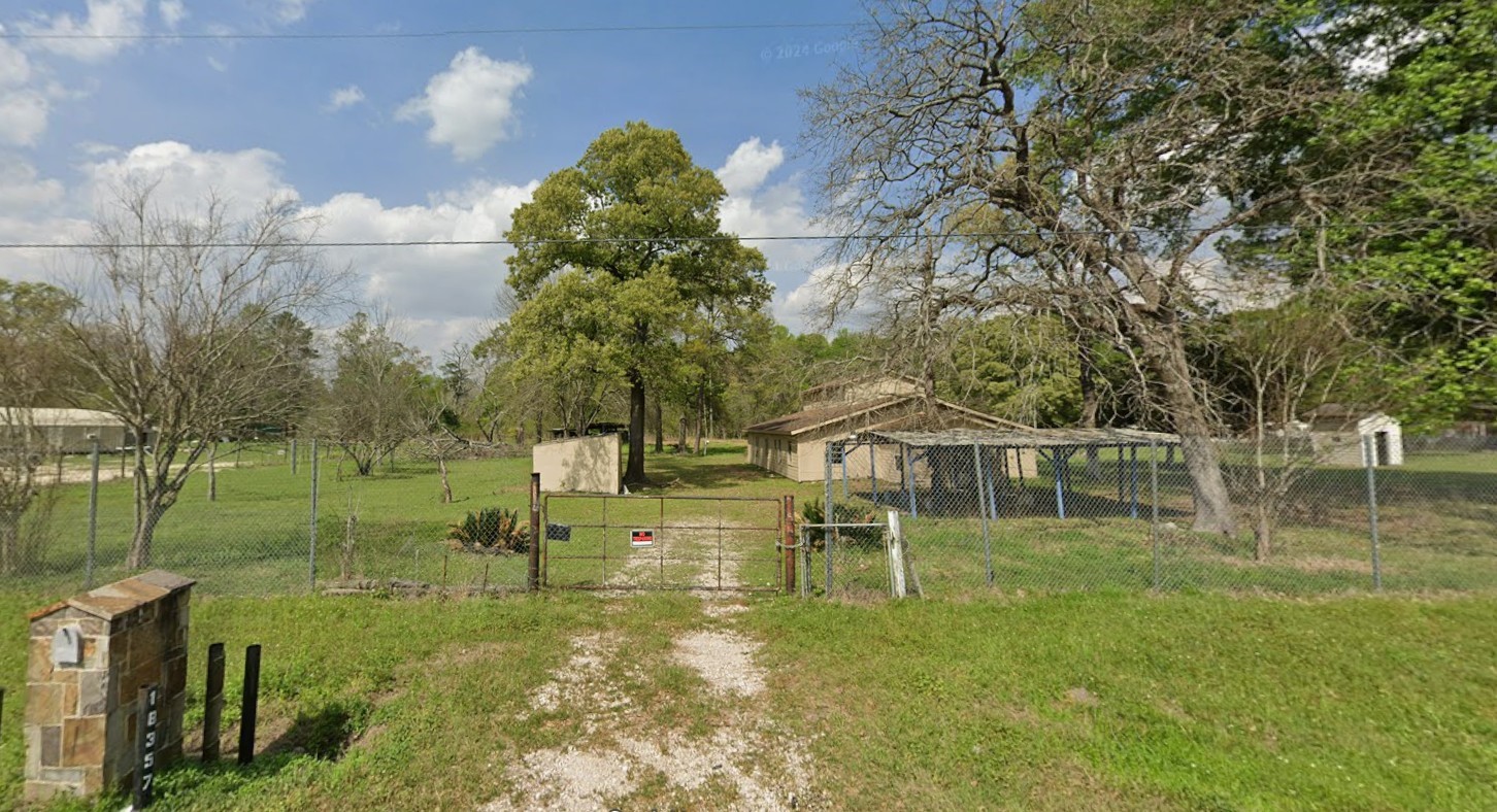 18357 Pickering Rd Property Photo 2