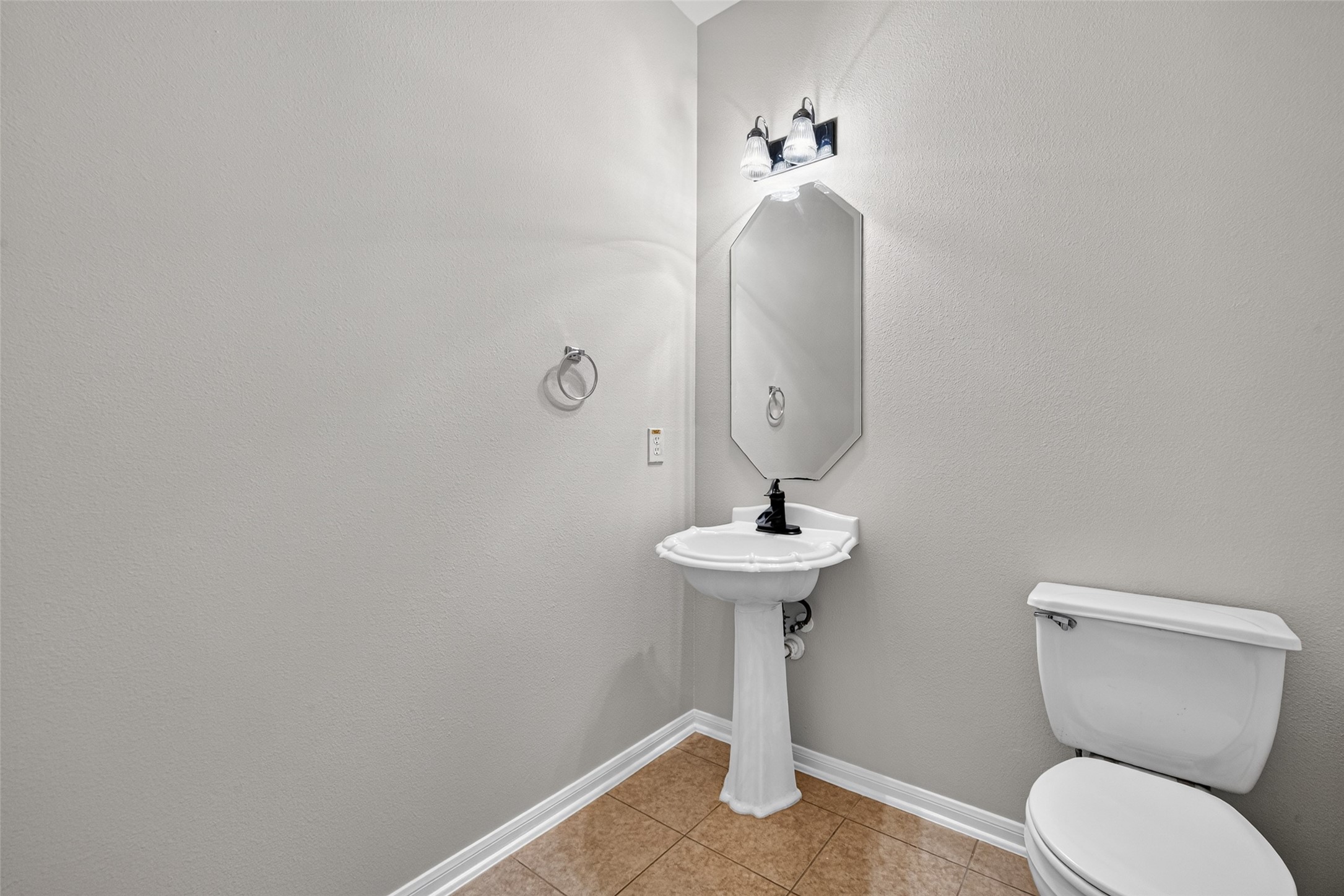 4103 Dusty Ridge Court Property Photo 12