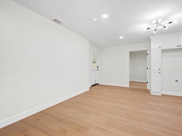 2418 Huntington Drive Property Photo 8