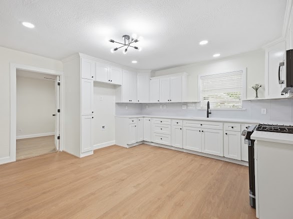 2418 Huntington Drive Property Photo 9