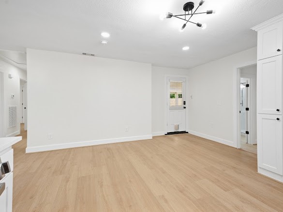 2418 Huntington Drive Property Photo 10