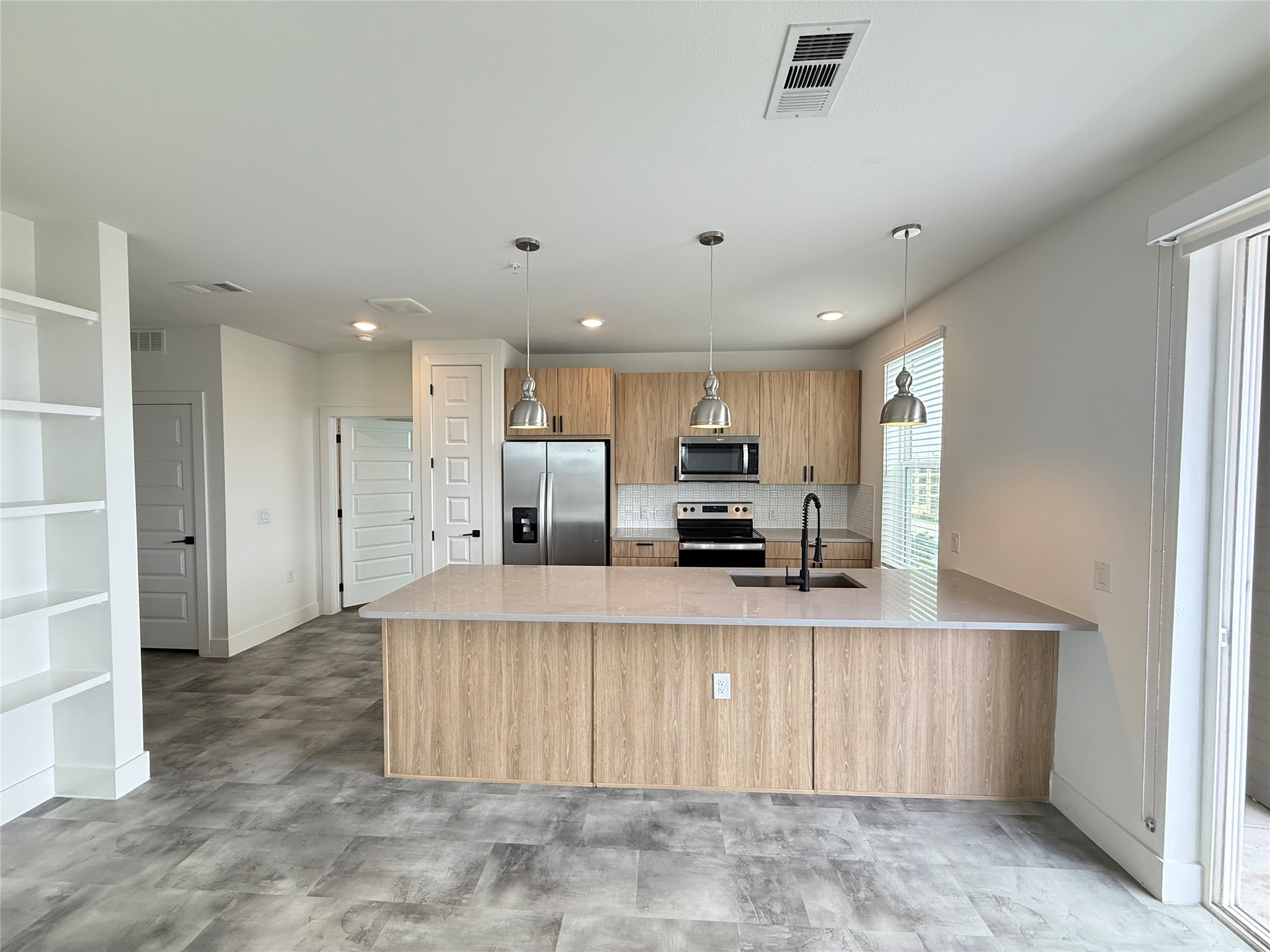 2520 Washington Ave B3 Property Photo 1