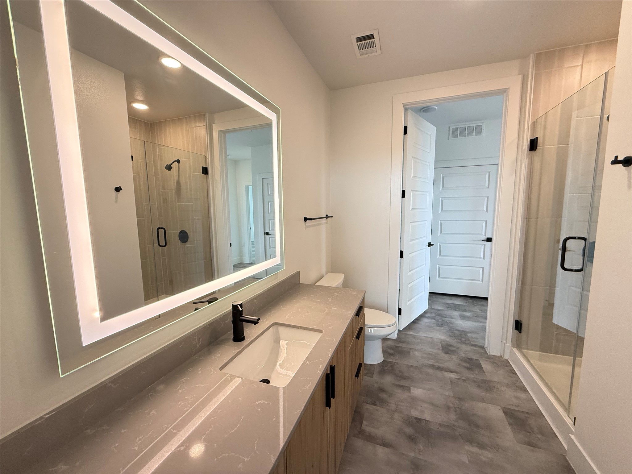 2520 Washington Ave B3 Property Photo 11