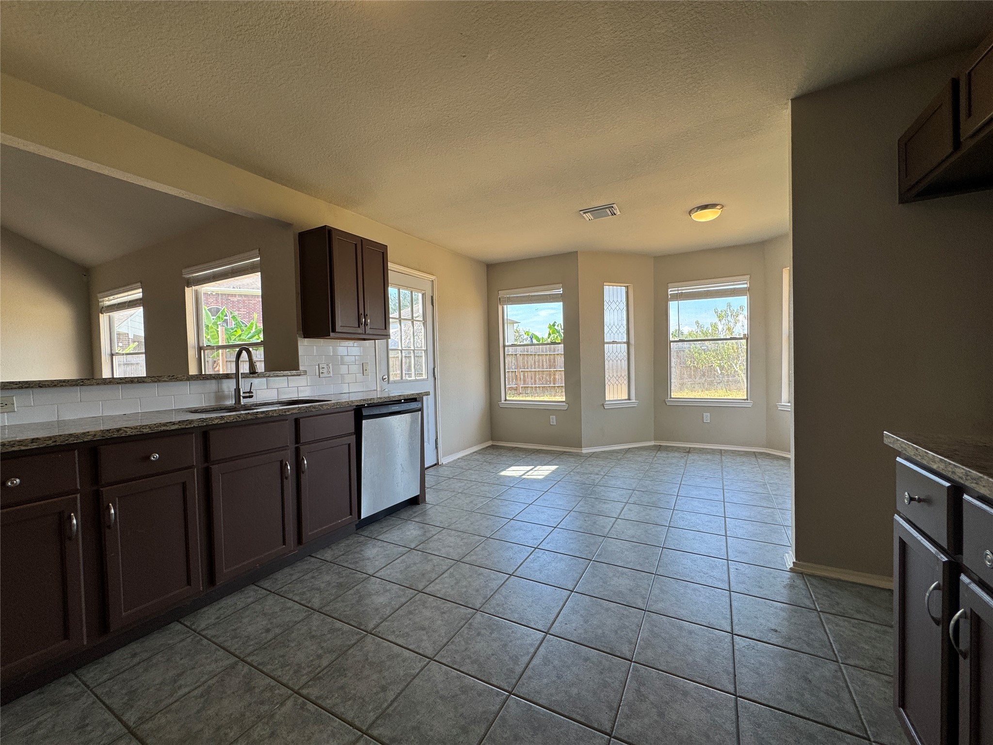 5007 Chase Mountain Drive Property Photo 2