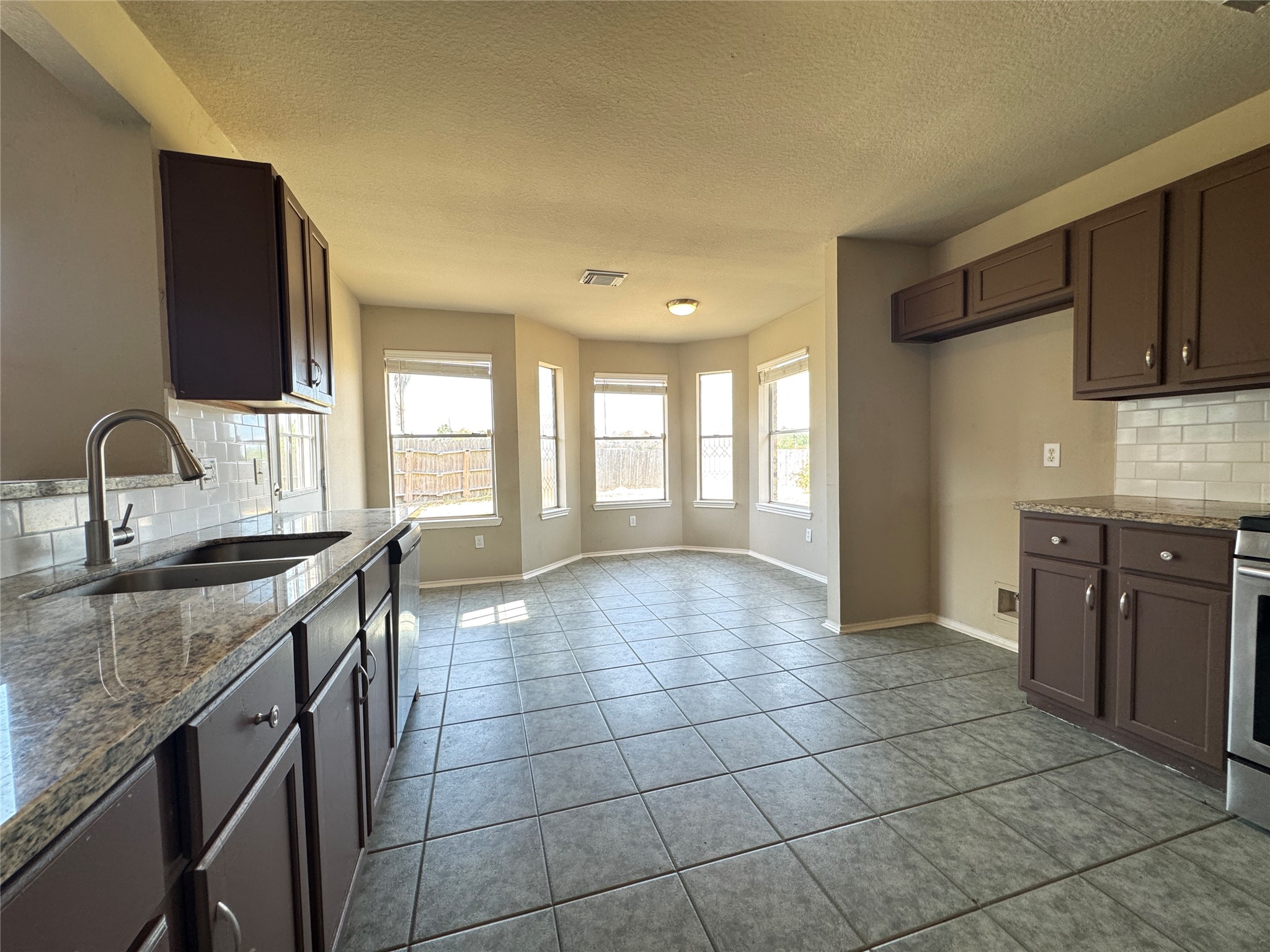 5007 Chase Mountain Drive Property Photo 4