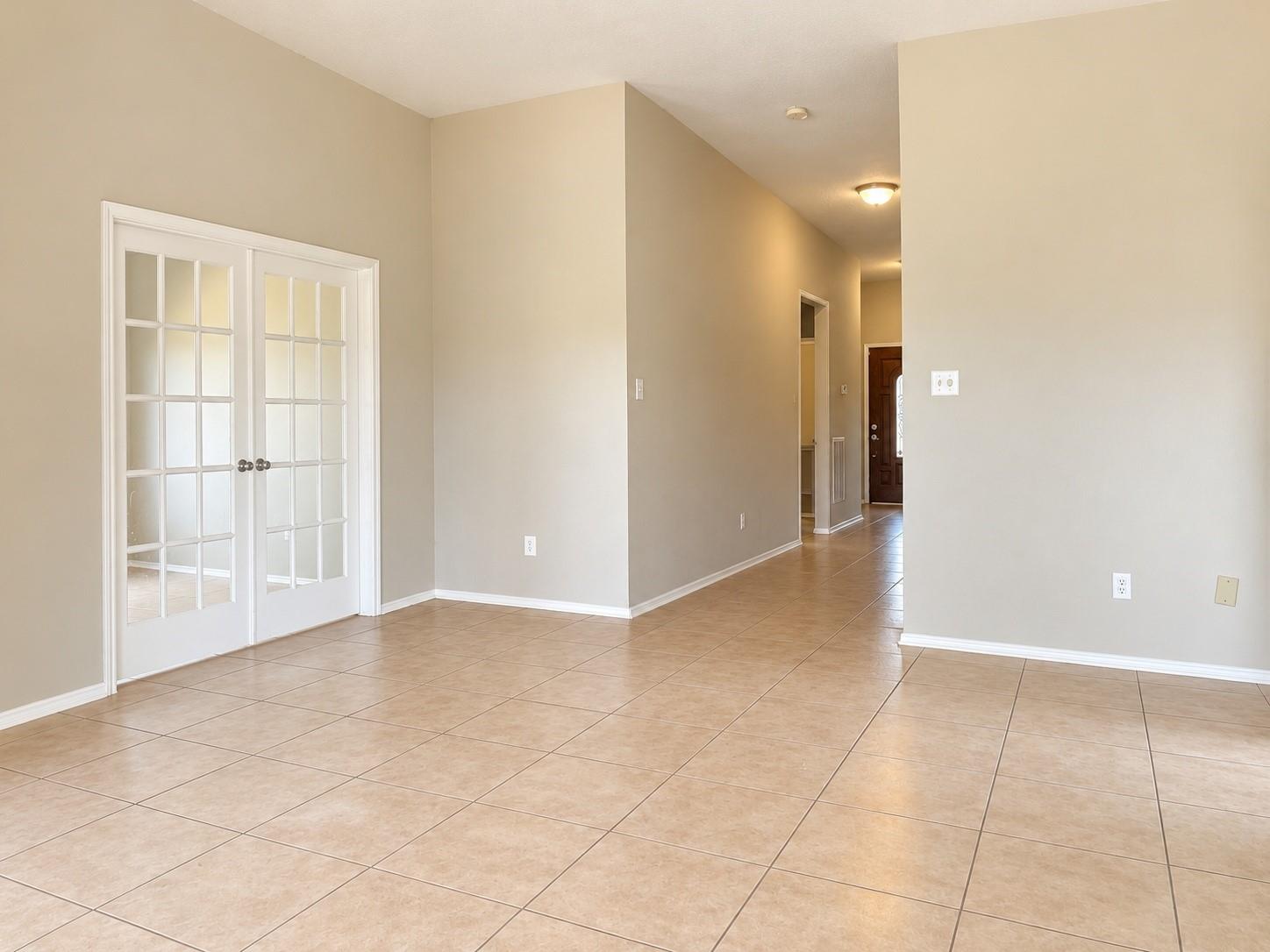 5007 Chase Mountain Drive, Bacliff Tx 77518 Property Photo 6