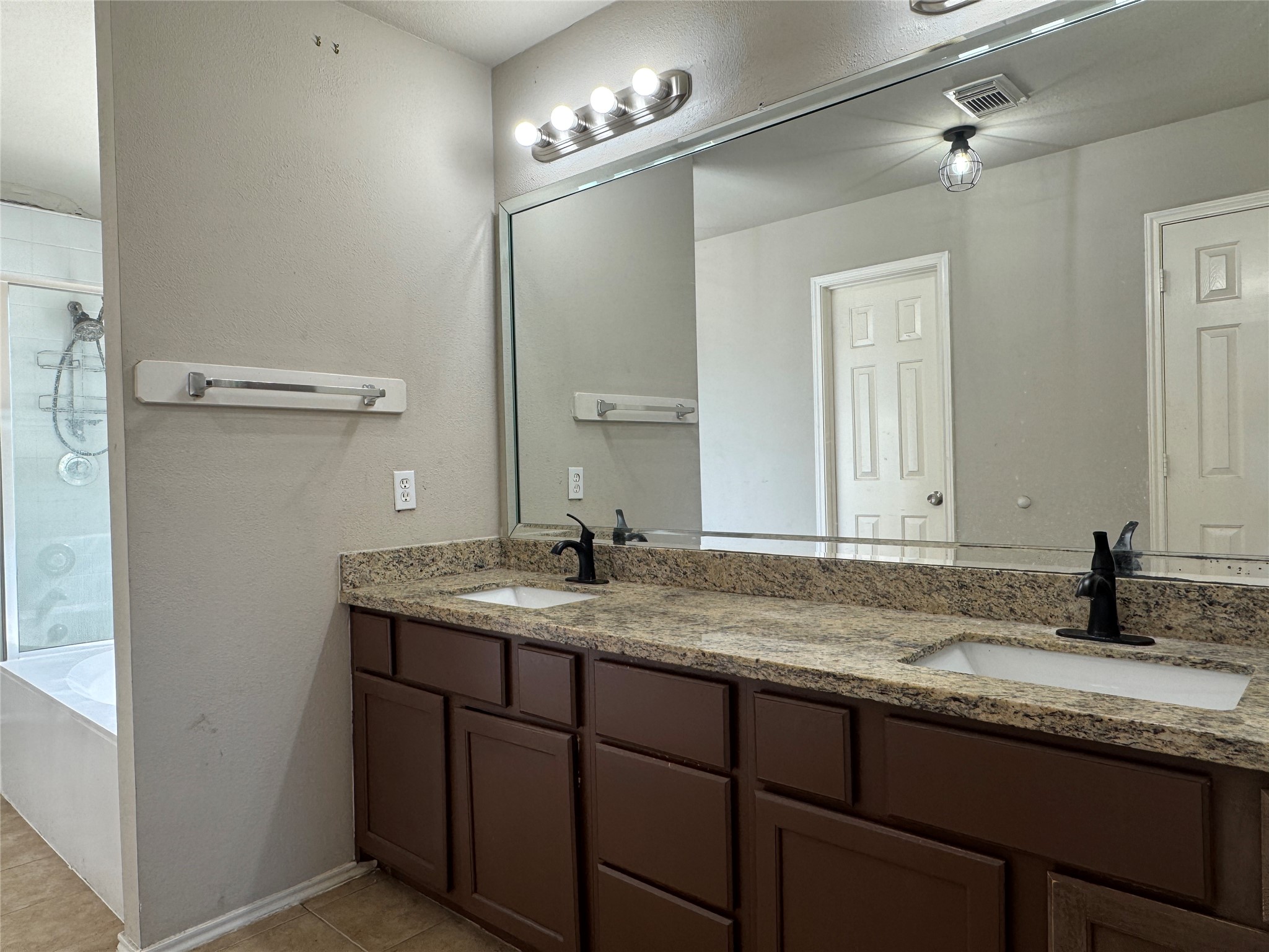 5007 Chase Mountain Drive Property Photo 7