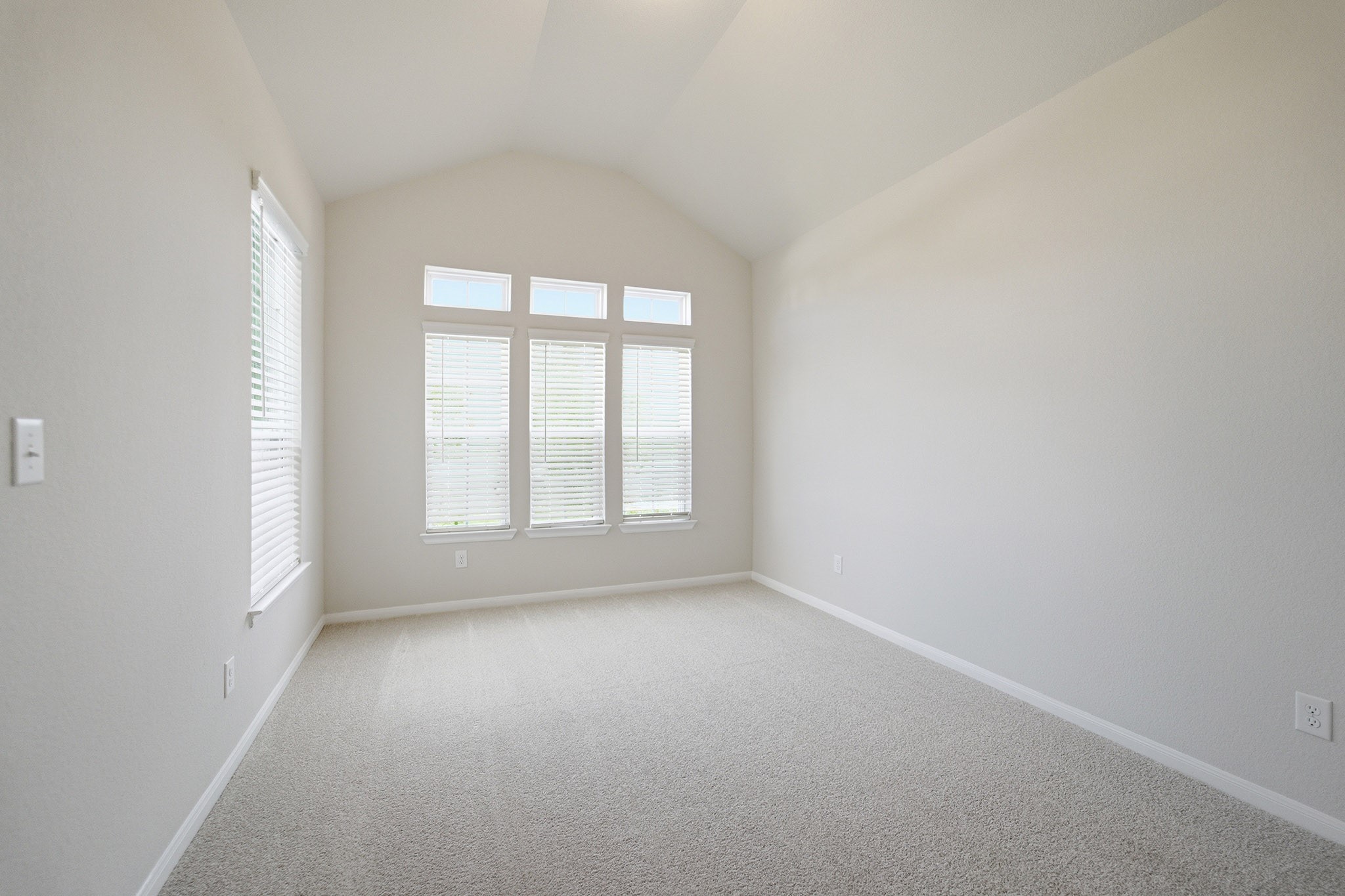 7938 Jade Crest Drive Property Photo 6