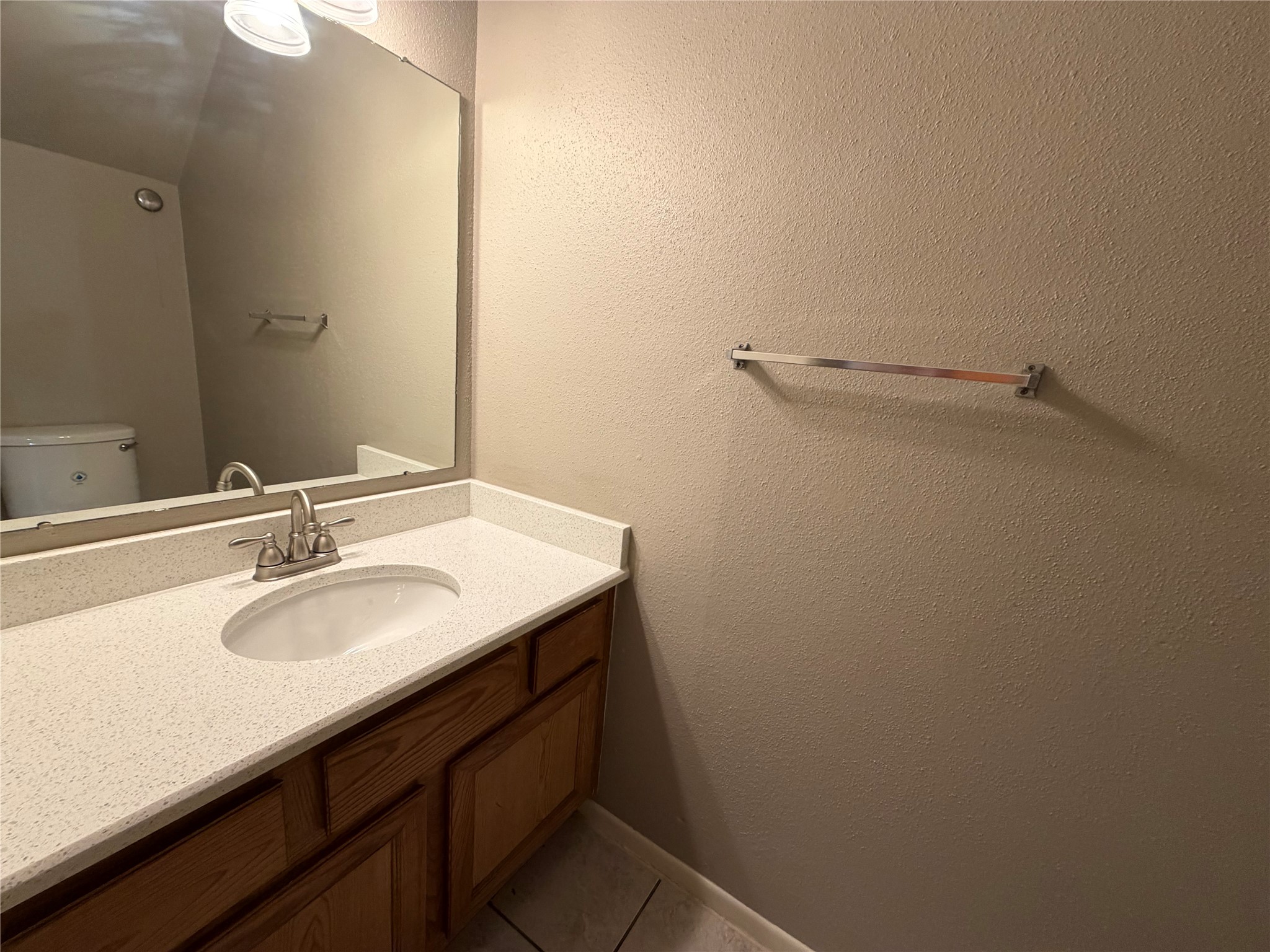 1037 N Chenango Street Property Photo 7