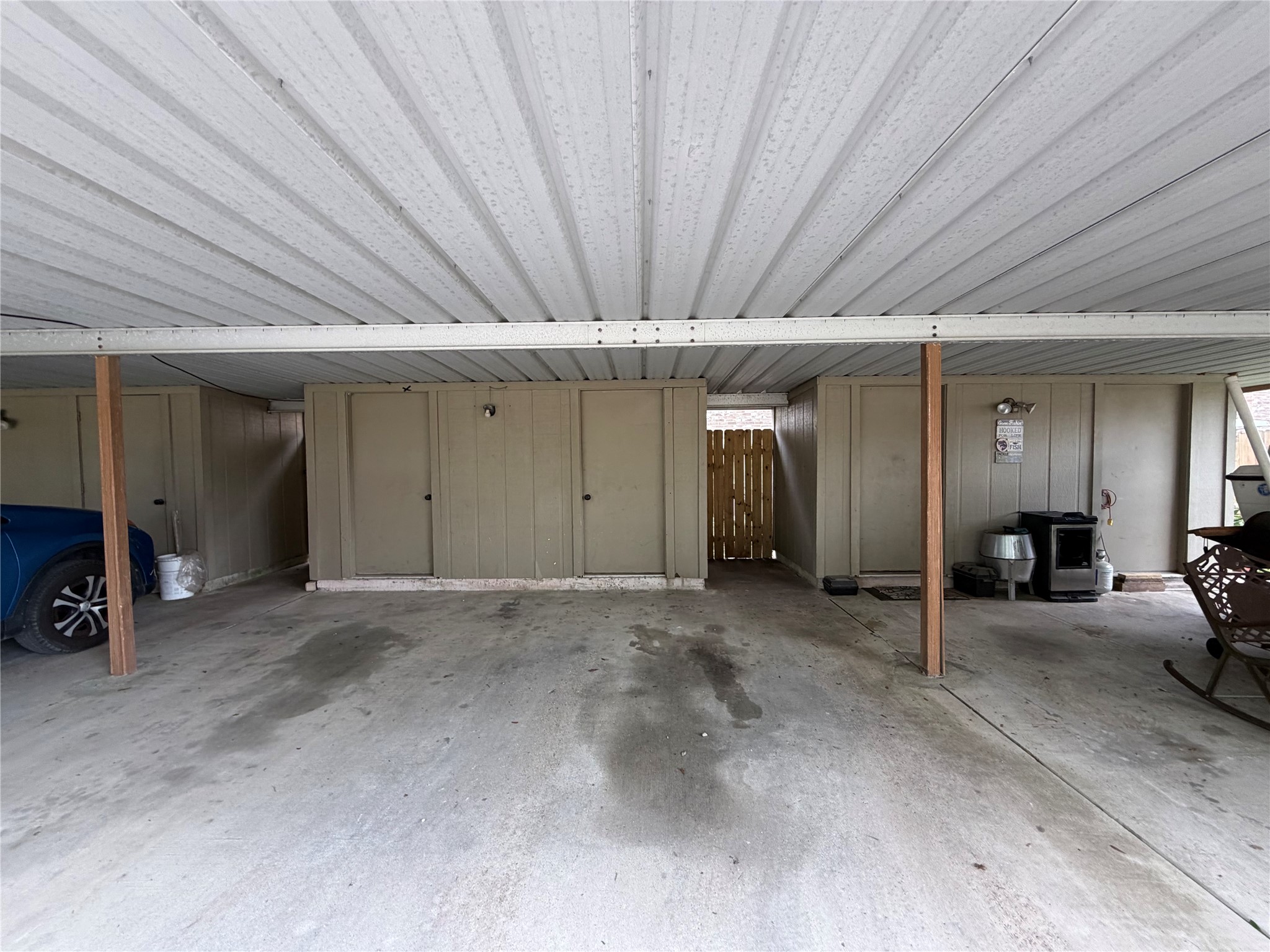 1037 N Chenango Street Property Photo 10