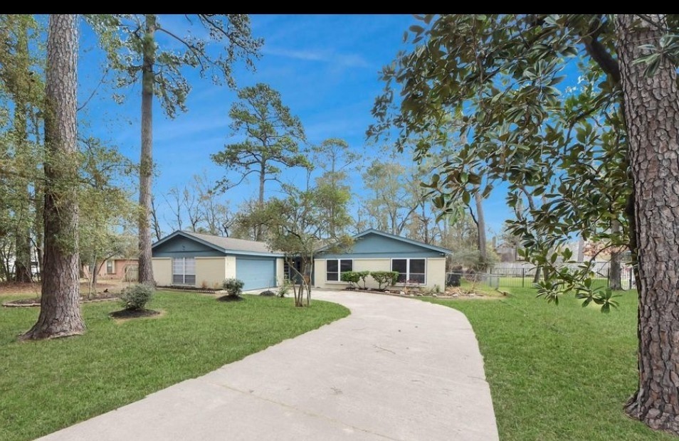 26206 Maplewood Drive Property Photo 2