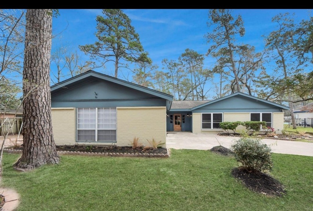 26206 Maplewood Drive Property Photo 4