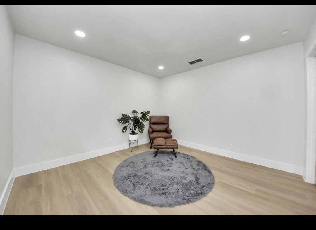 26206 Maplewood Drive Property Photo 10