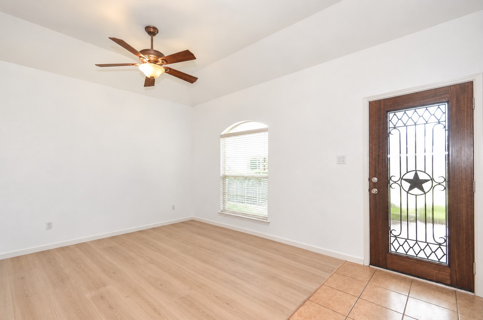 6103 Grassy Haven Lane Property Photo 4