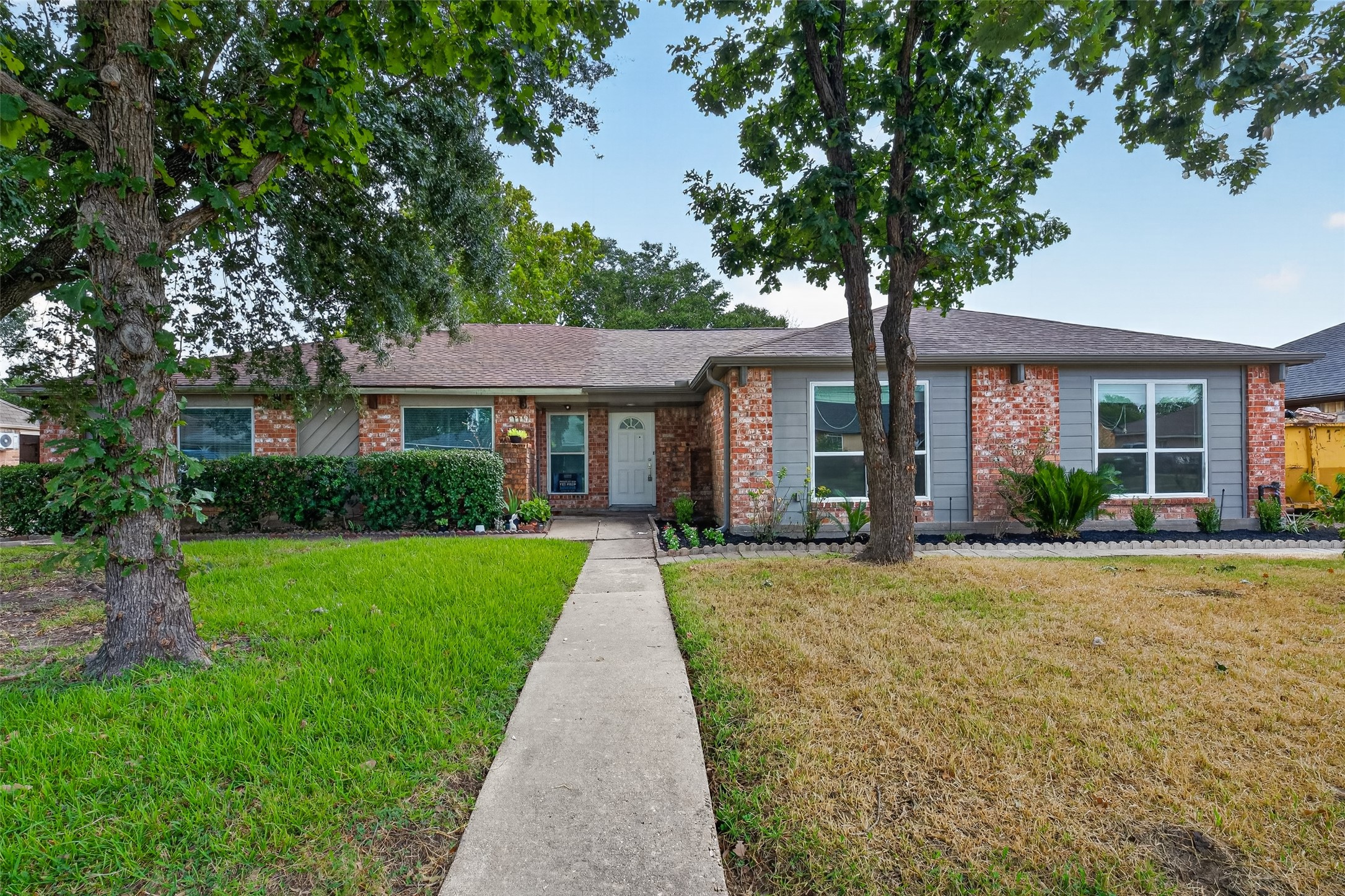 9523 Riverside Lodge Drive Property Photo 1