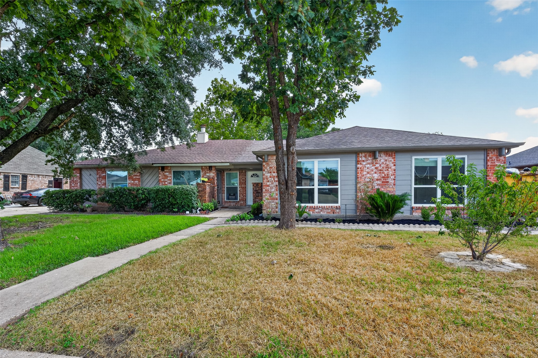 9523 Riverside Lodge Drive Property Photo 3