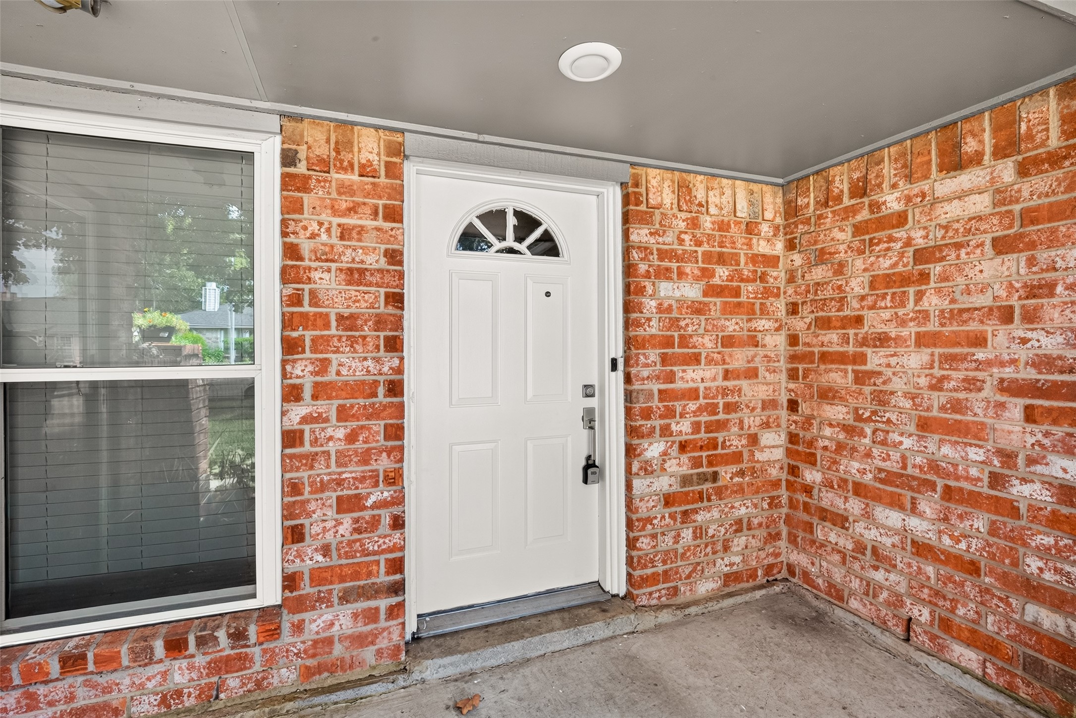 9523 Riverside Lodge Drive Property Photo 7
