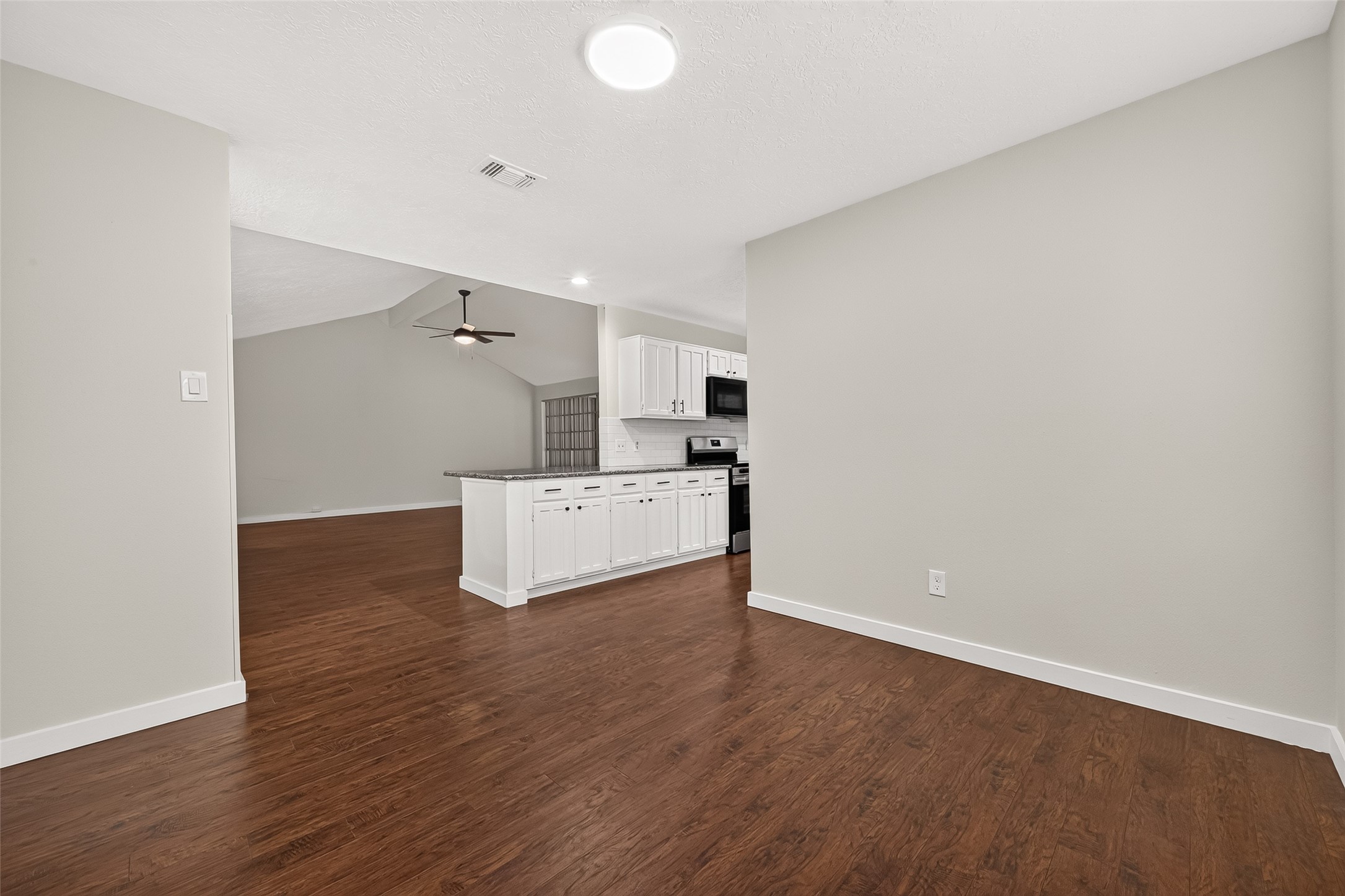 9523 Riverside Lodge Drive Property Photo 15