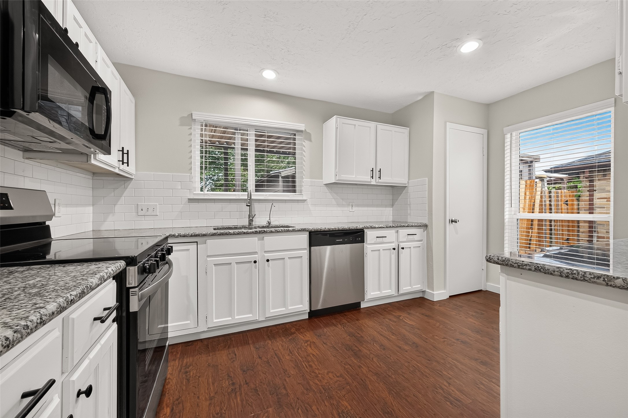 9523 Riverside Lodge Drive Property Photo 18