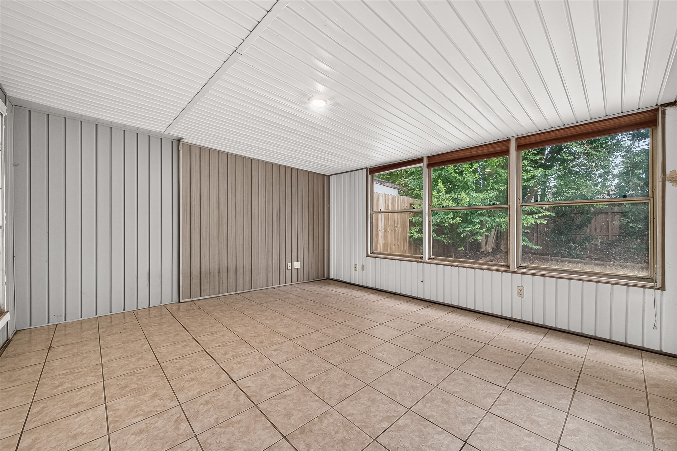 9523 Riverside Lodge Drive Property Photo 35