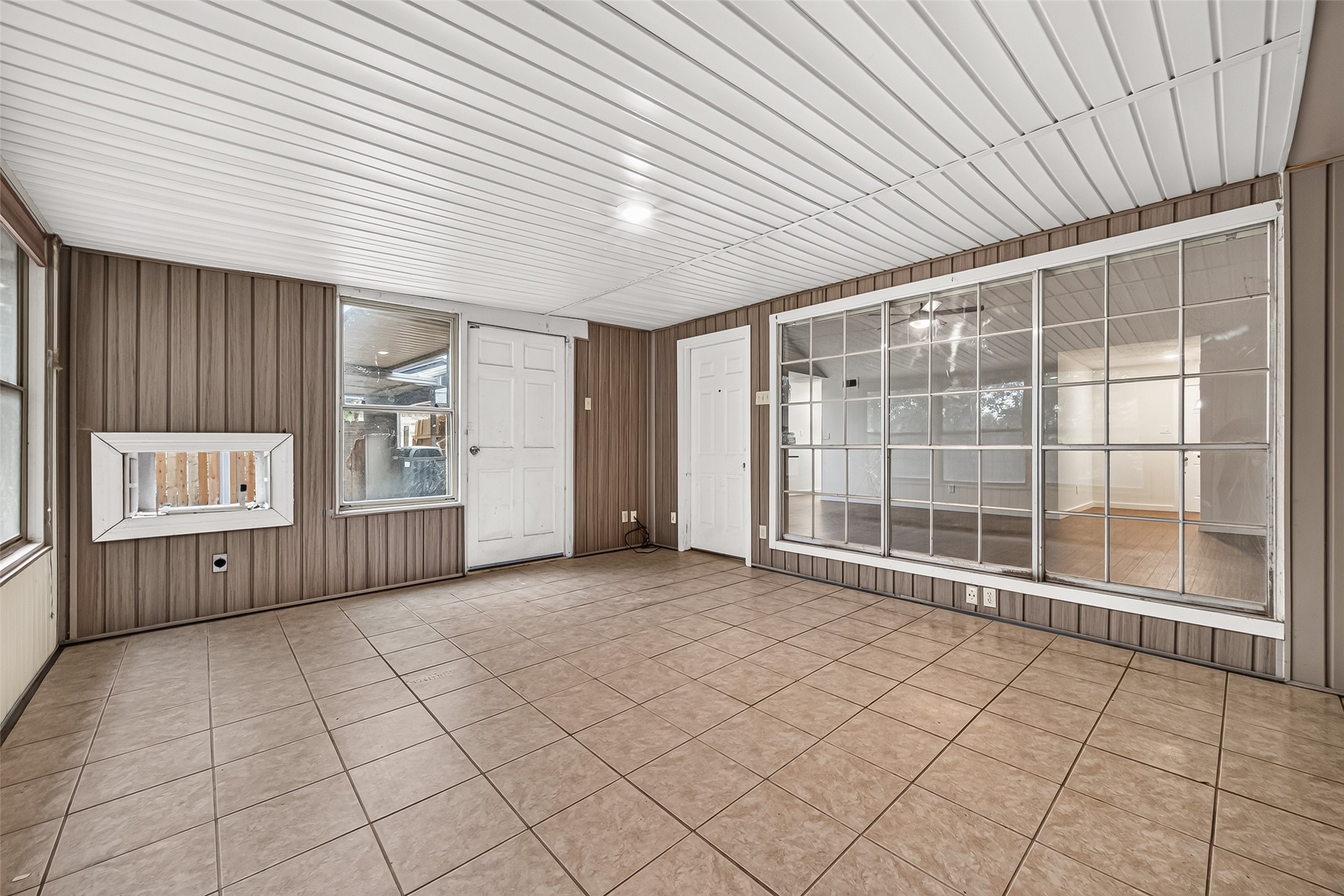 9523 Riverside Lodge Drive Property Photo 37