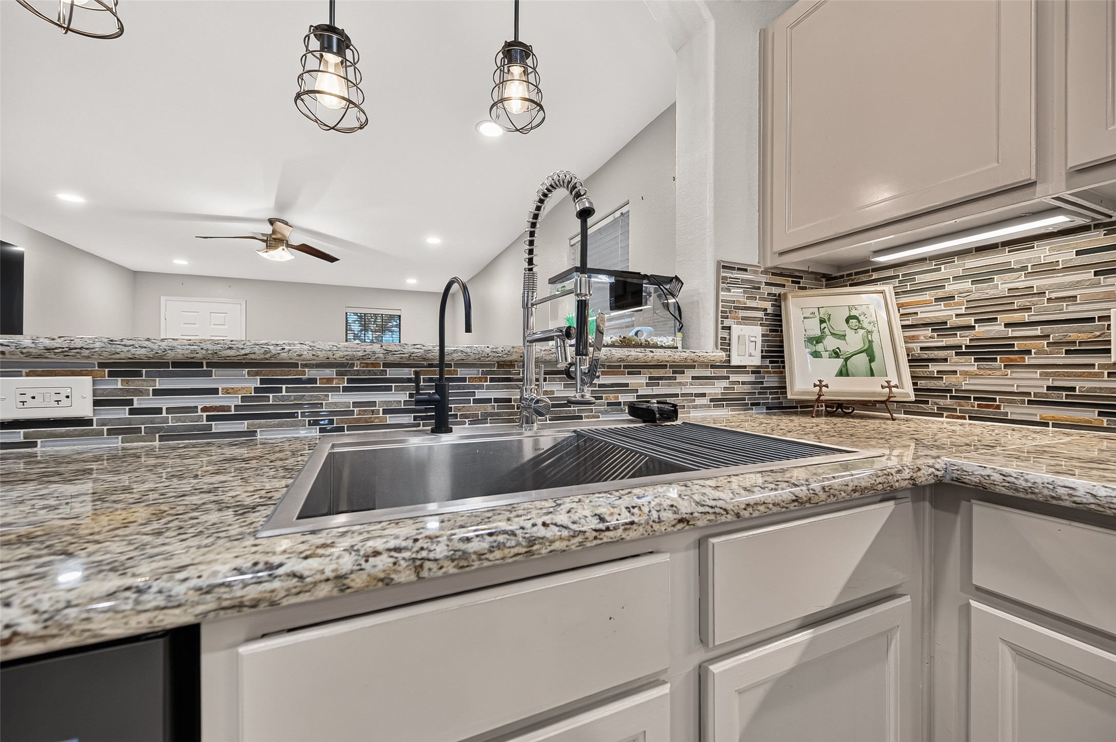 9219 Summer Valley Lane Property Photo 8