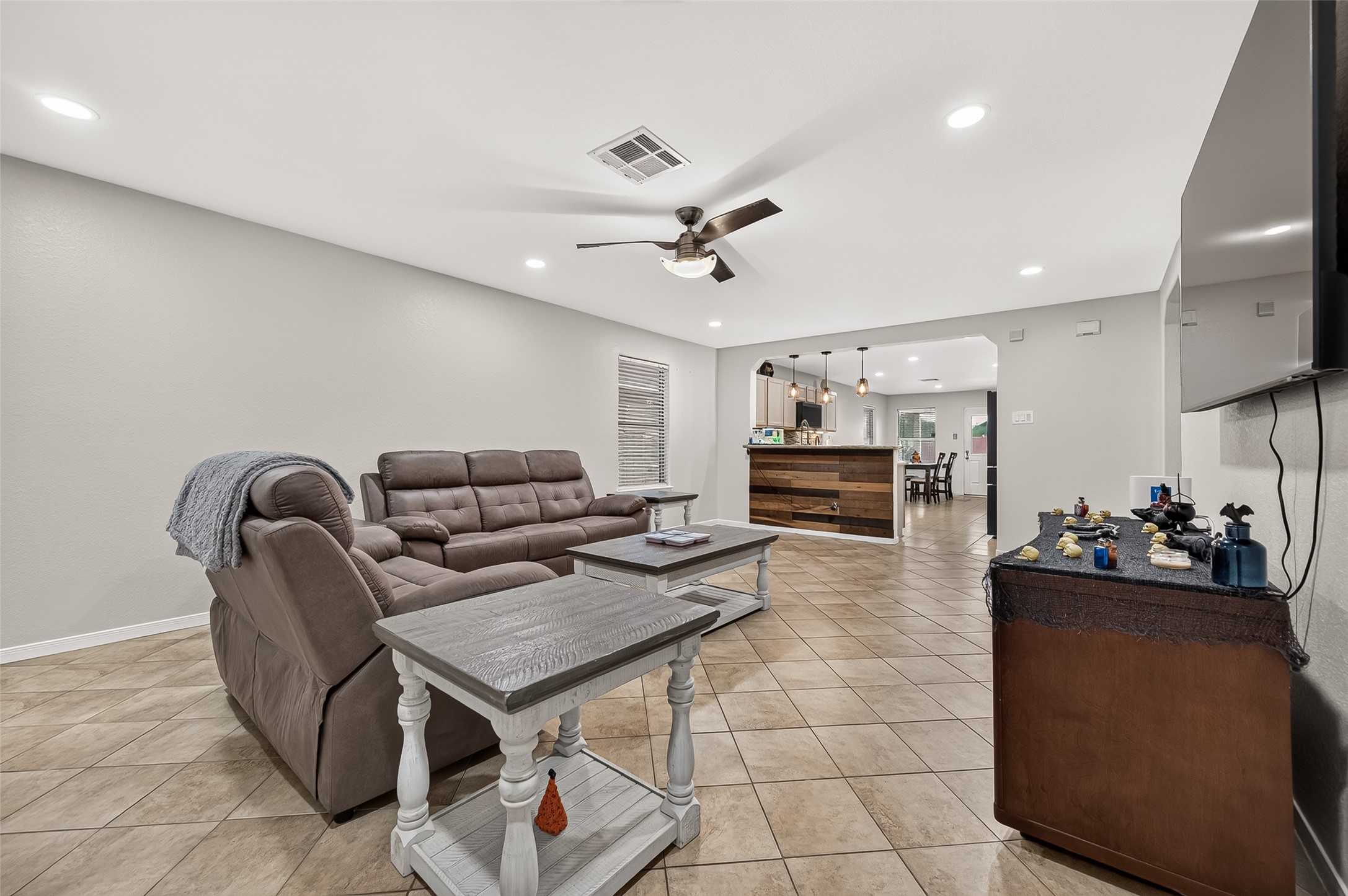 9219 Summer Valley Lane Property Photo 11