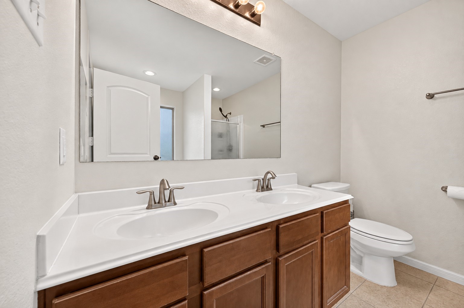 9219 Summer Valley Lane Property Photo 16