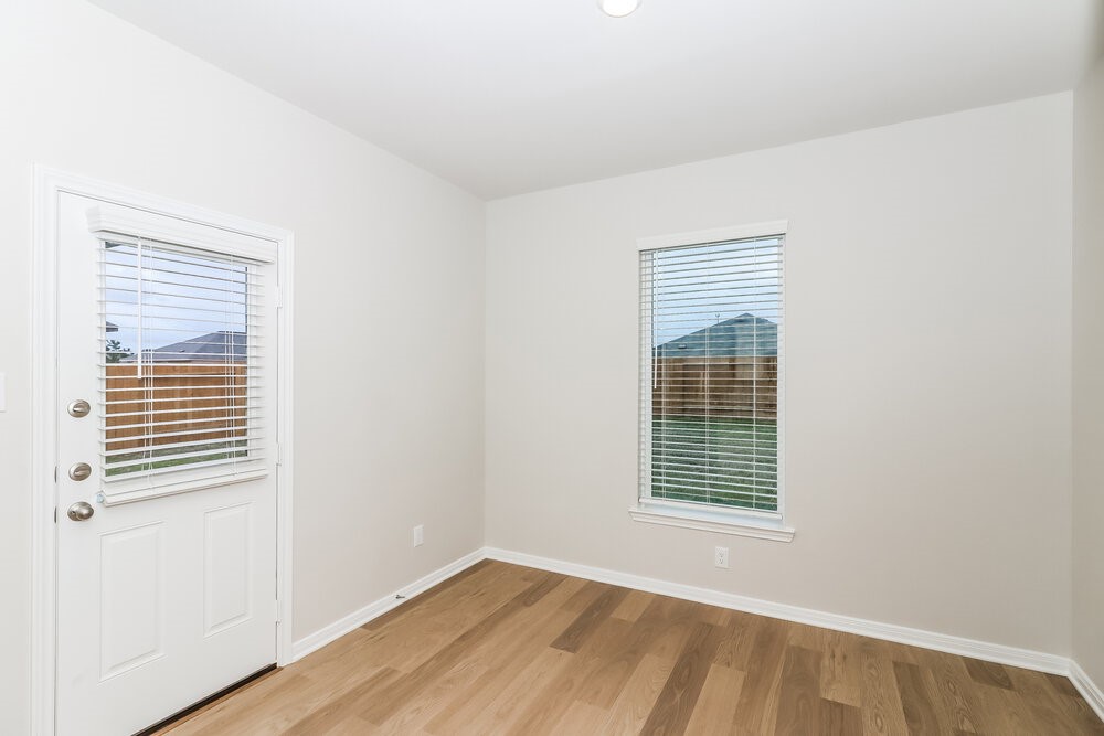 416 Mustang Trot Drive Property Photo 5