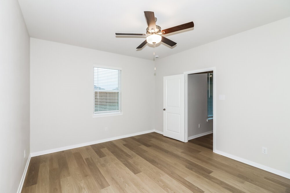 416 Mustang Trot Drive Property Photo 8