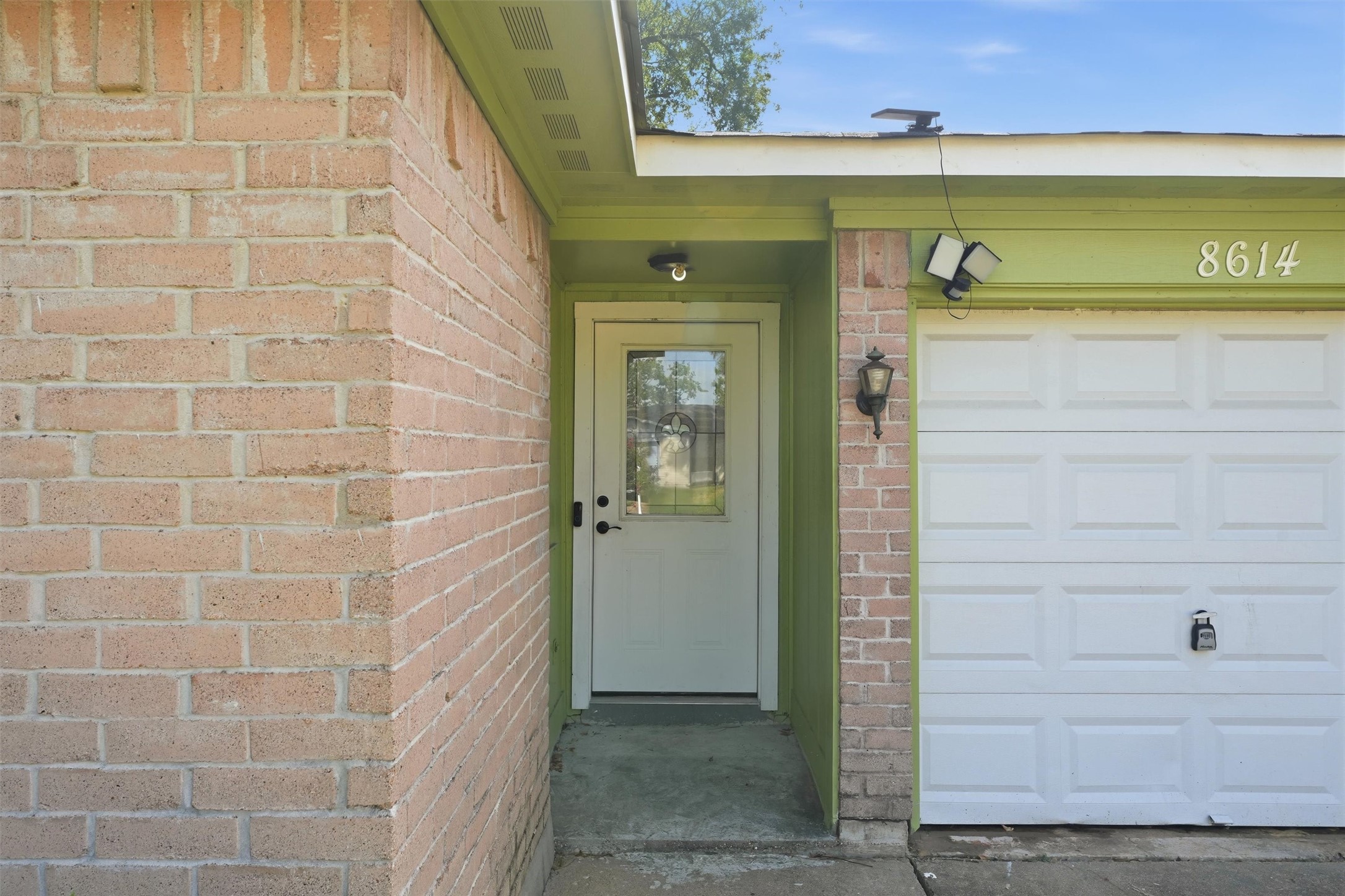 8614 Sherrywood Drive Property Photo 3