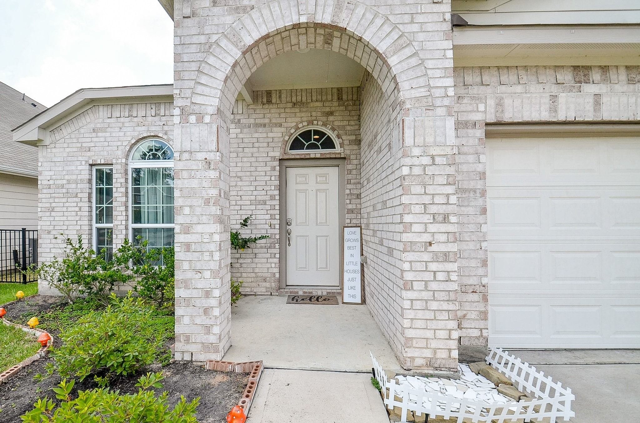 279 Shoreview Drive Property Photo 2