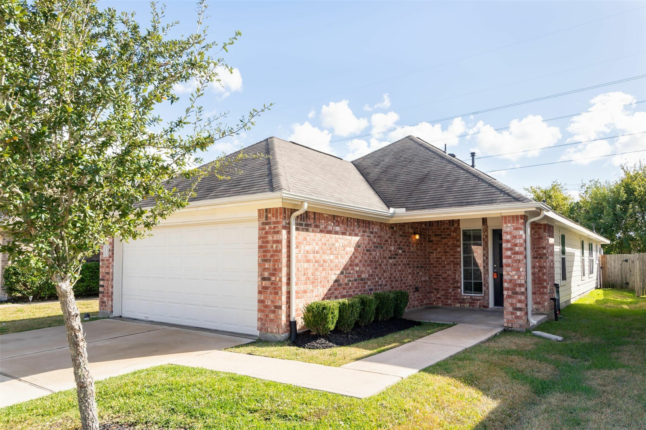 5731 Post Oak Manor Drive Property Photo 1