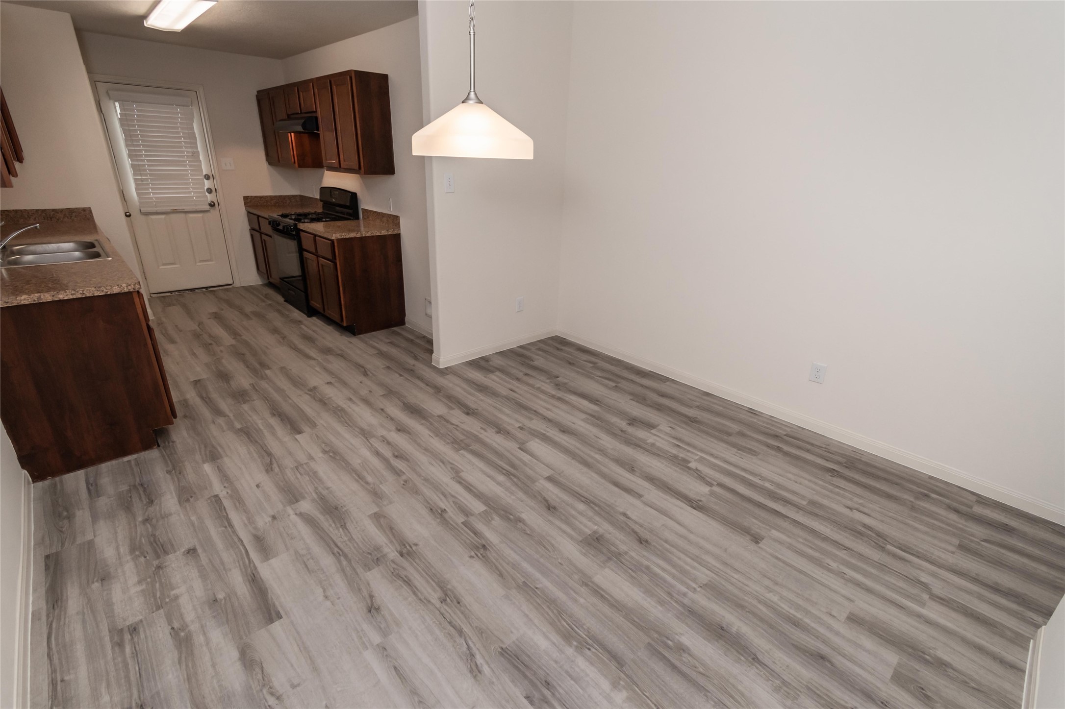 5731 Post Oak Manor Drive Property Photo 4