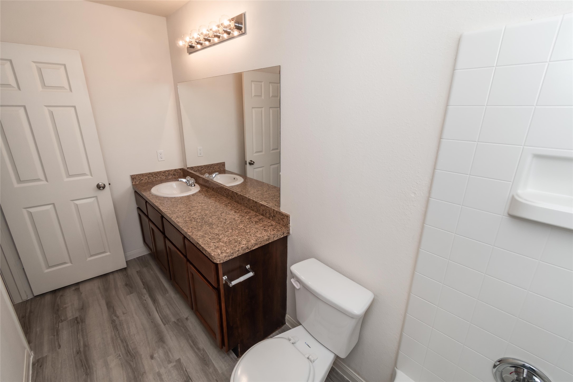 5731 Post Oak Manor Drive Property Photo 8