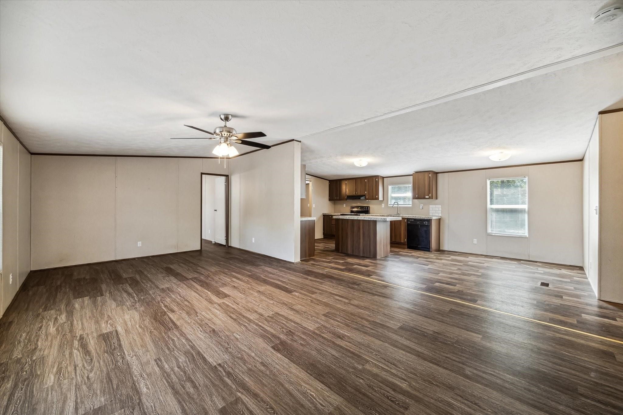 21144 Live Oak Property Photo 3