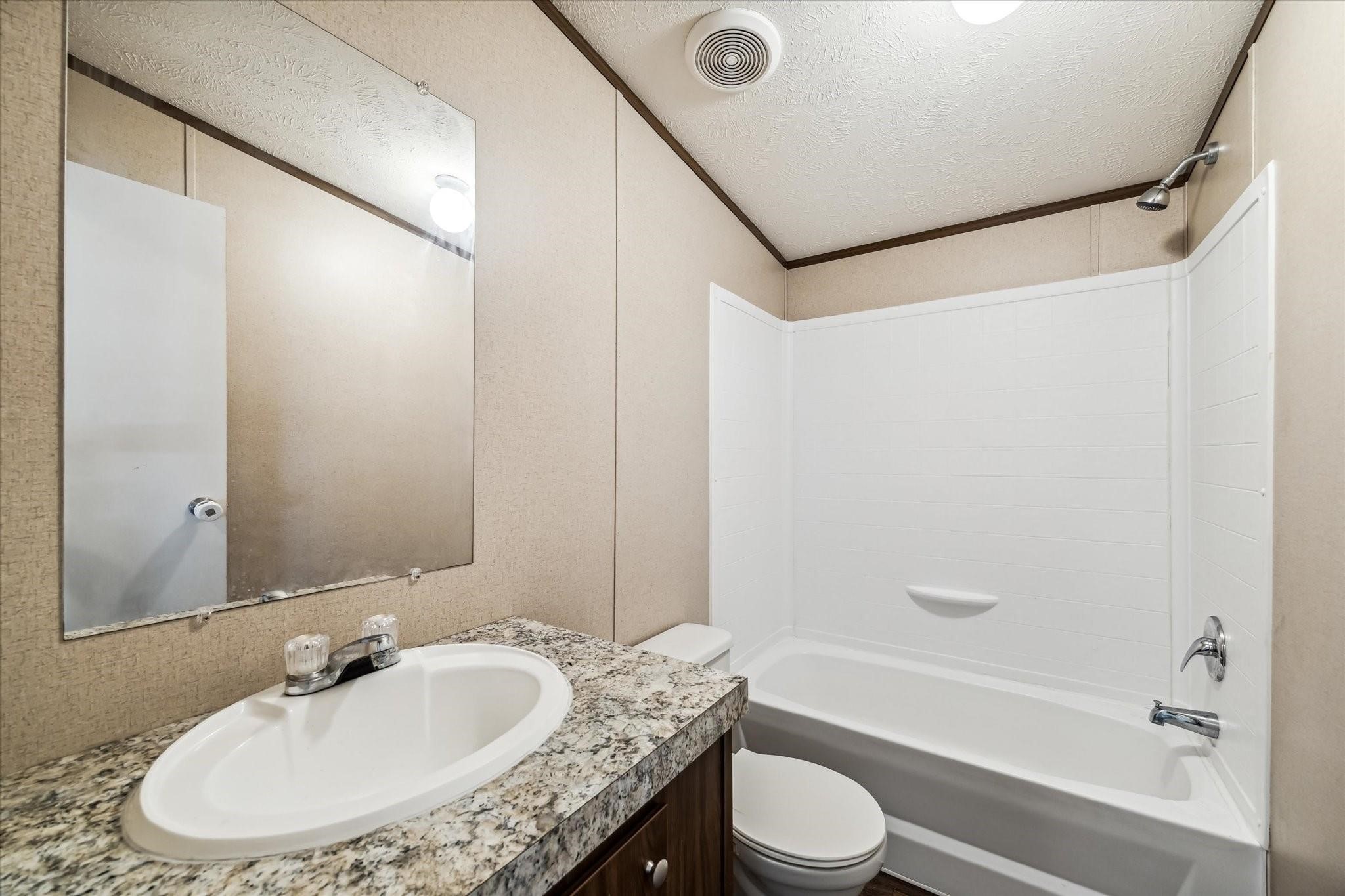 21144 Live Oak Property Photo 6