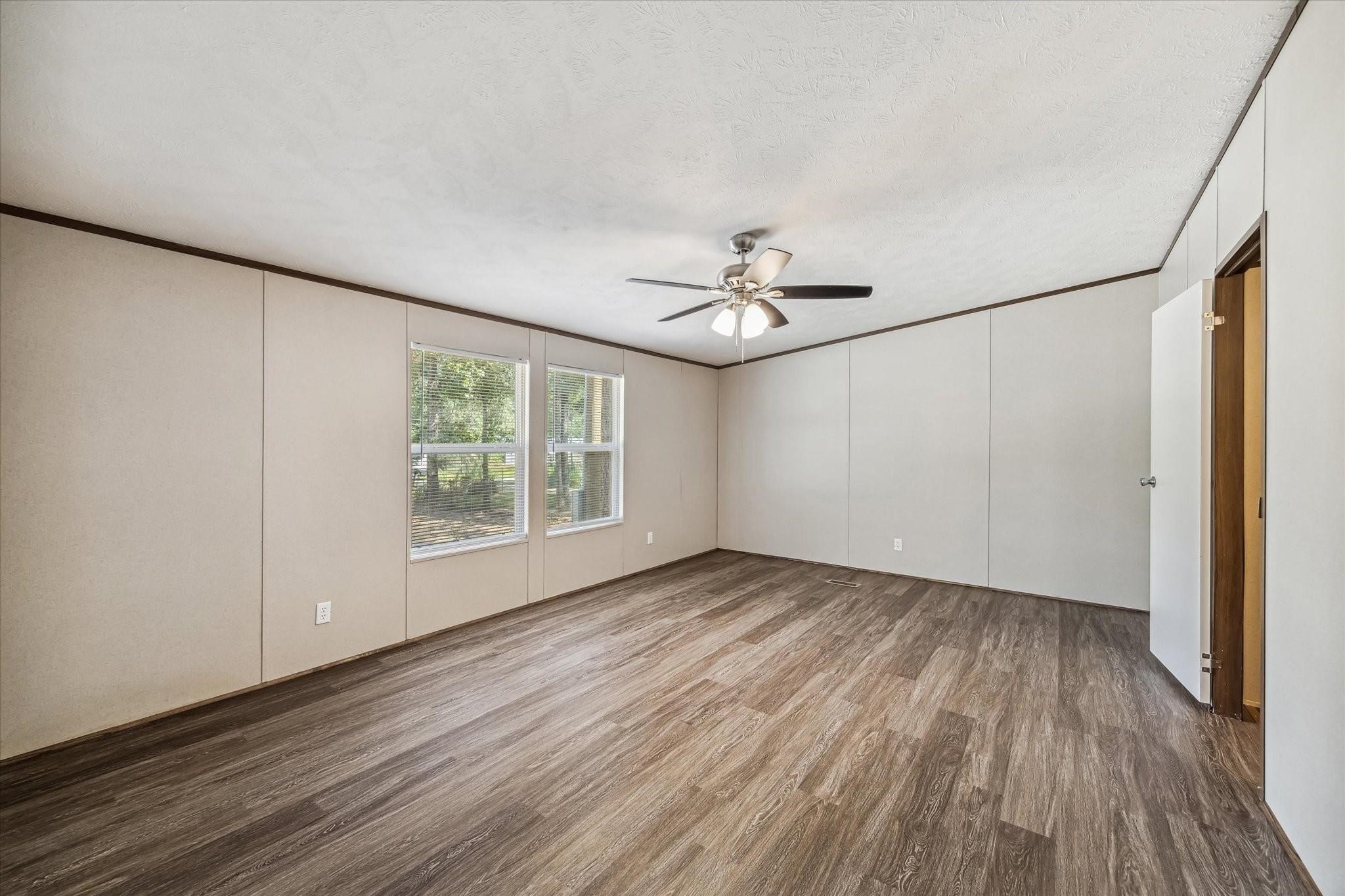 21144 Live Oak Property Photo 10