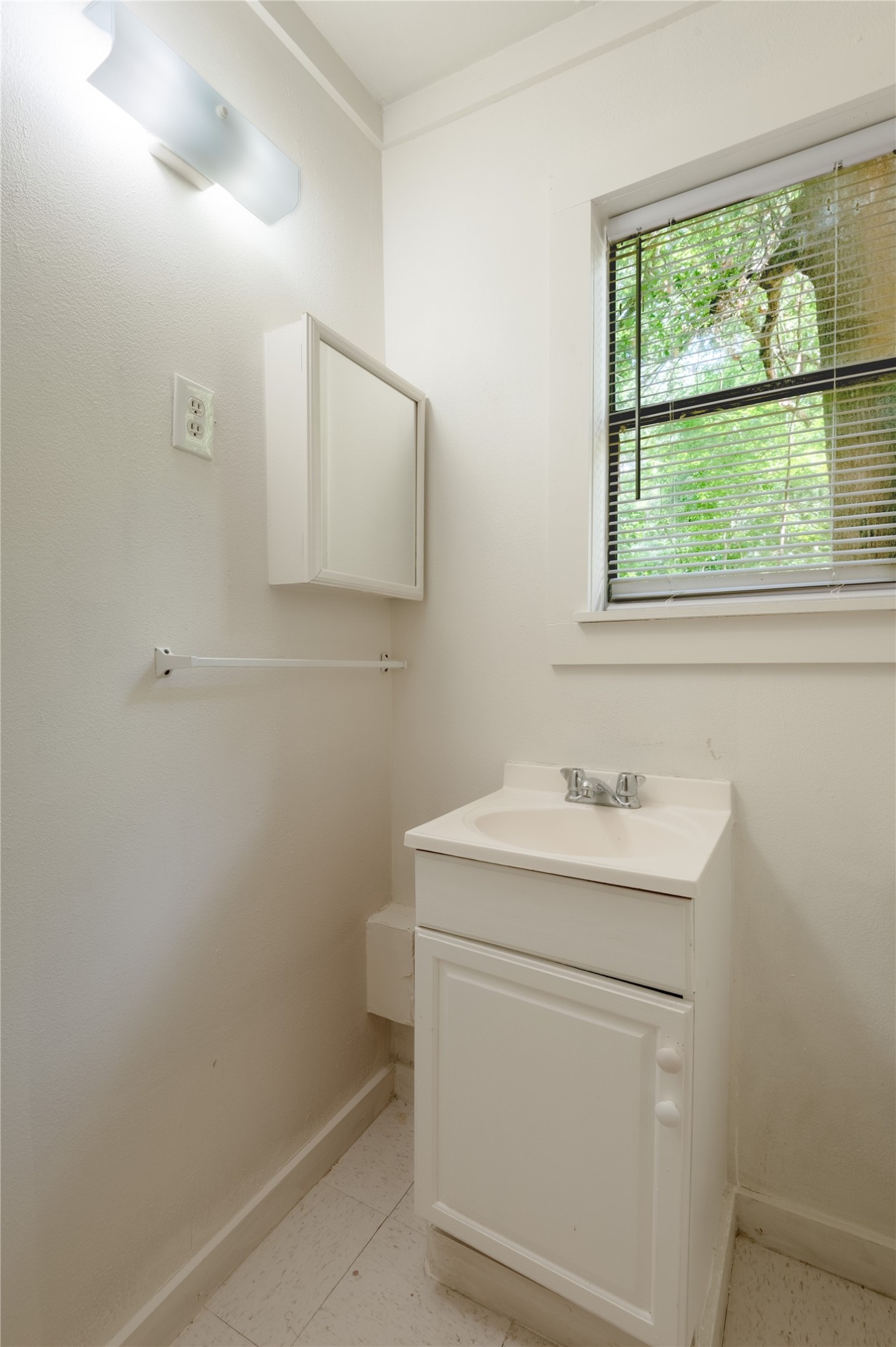 712 Cline Street D Property Photo 15