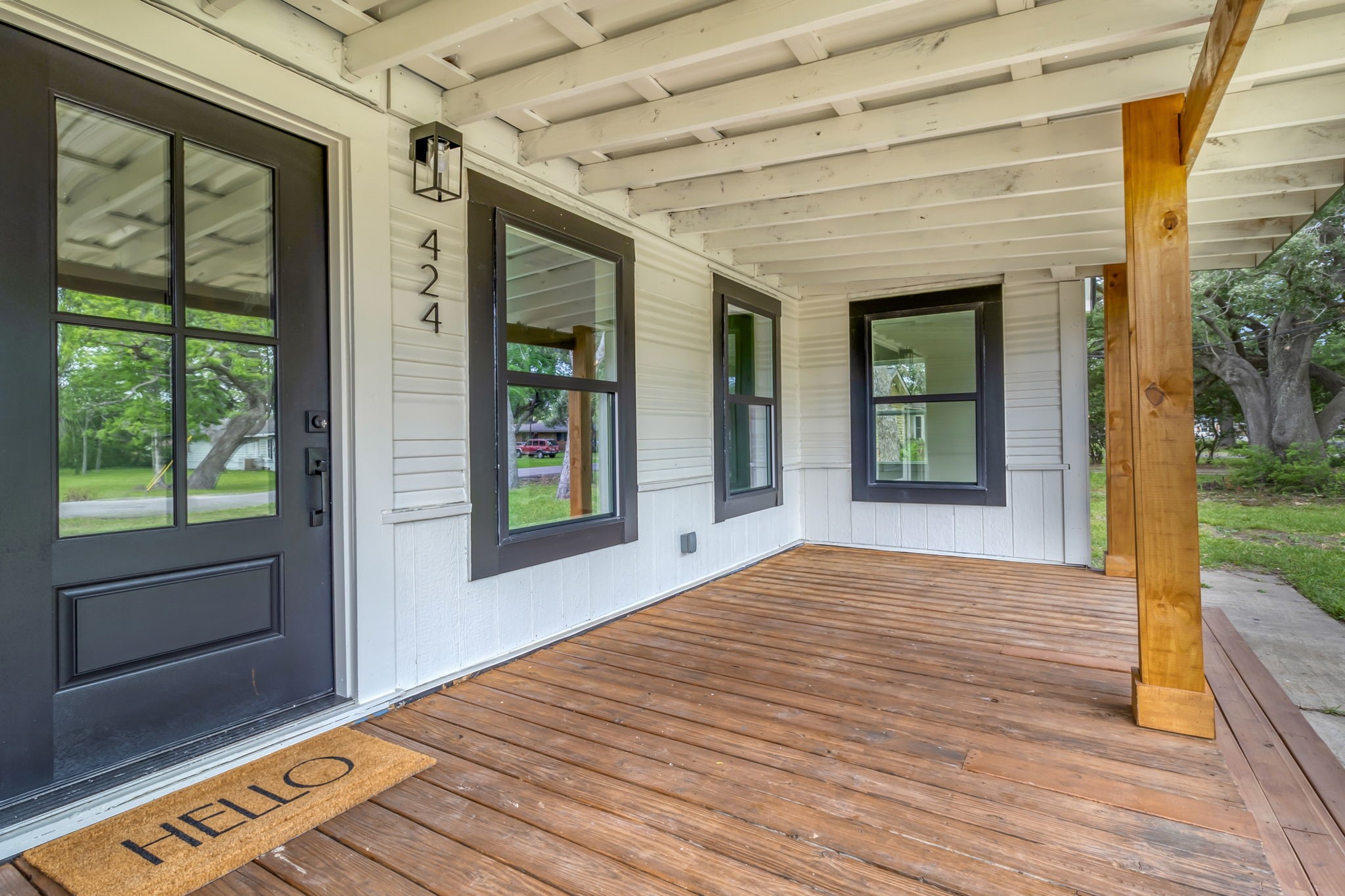 424 Cora Street Property Photo 4