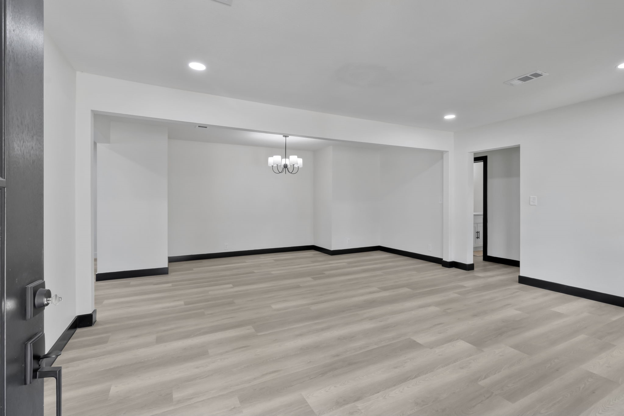 424 Cora Street Property Photo 5