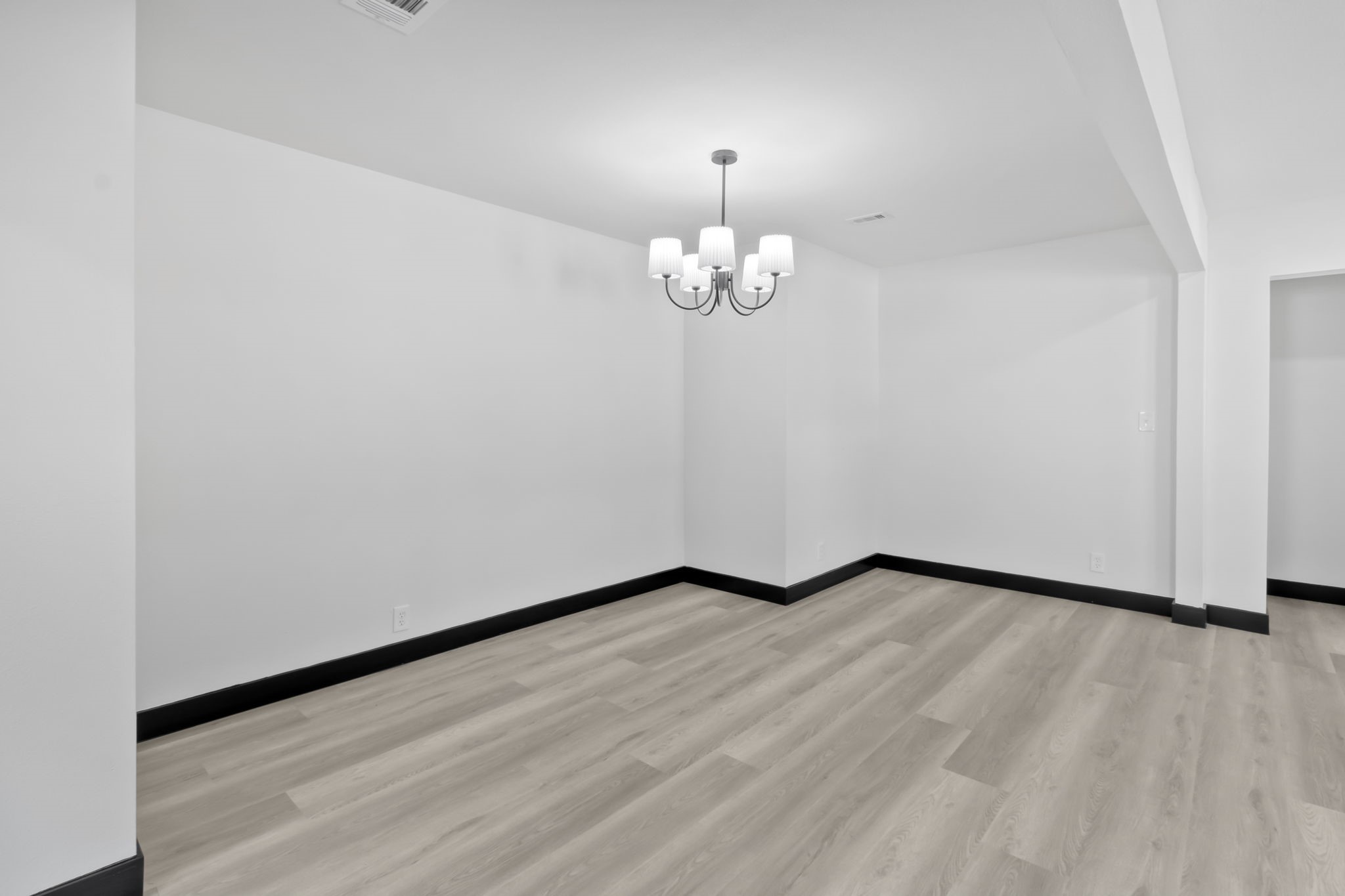 424 Cora Street Property Photo 7