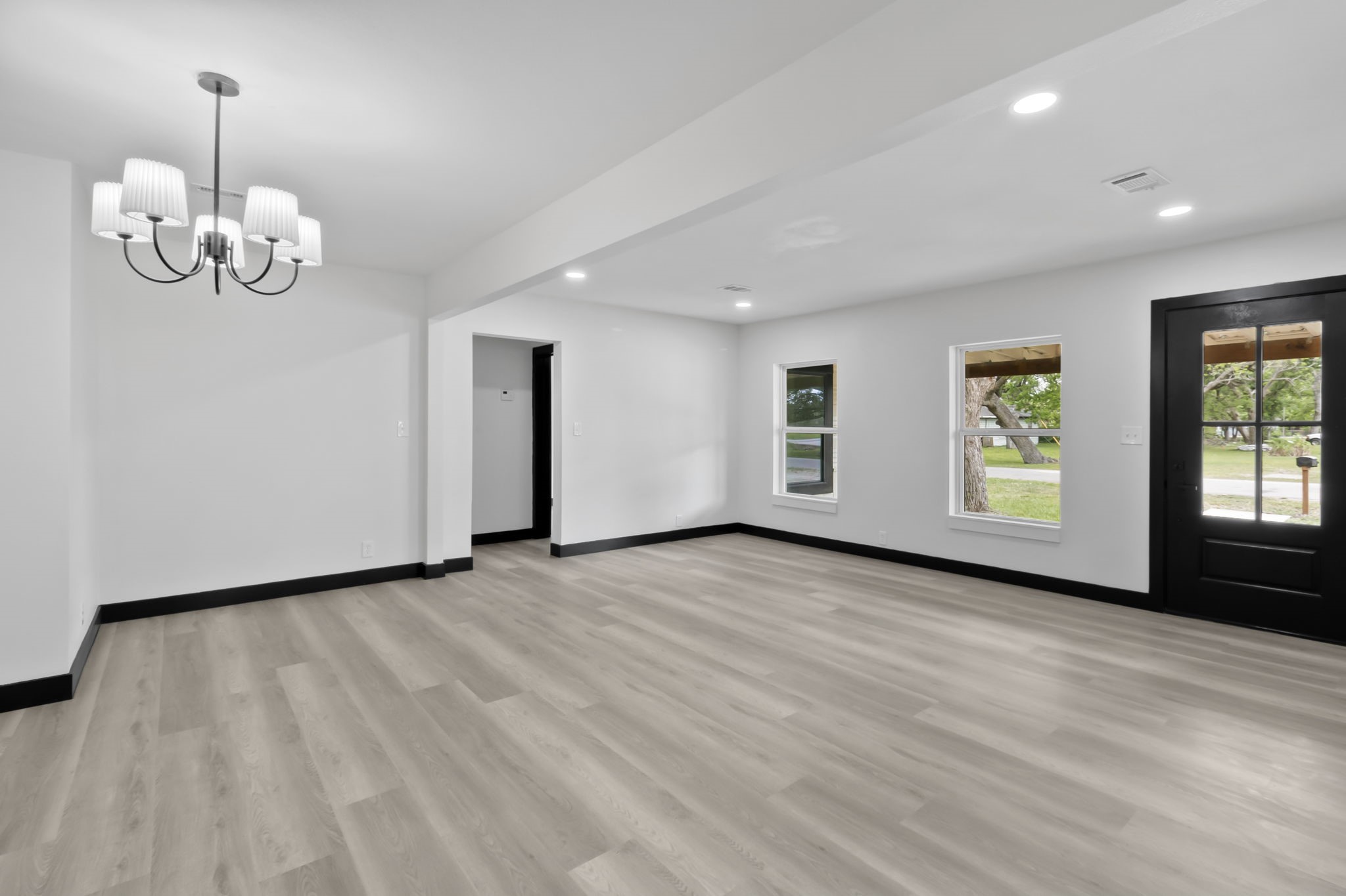 424 Cora Street Property Photo 8